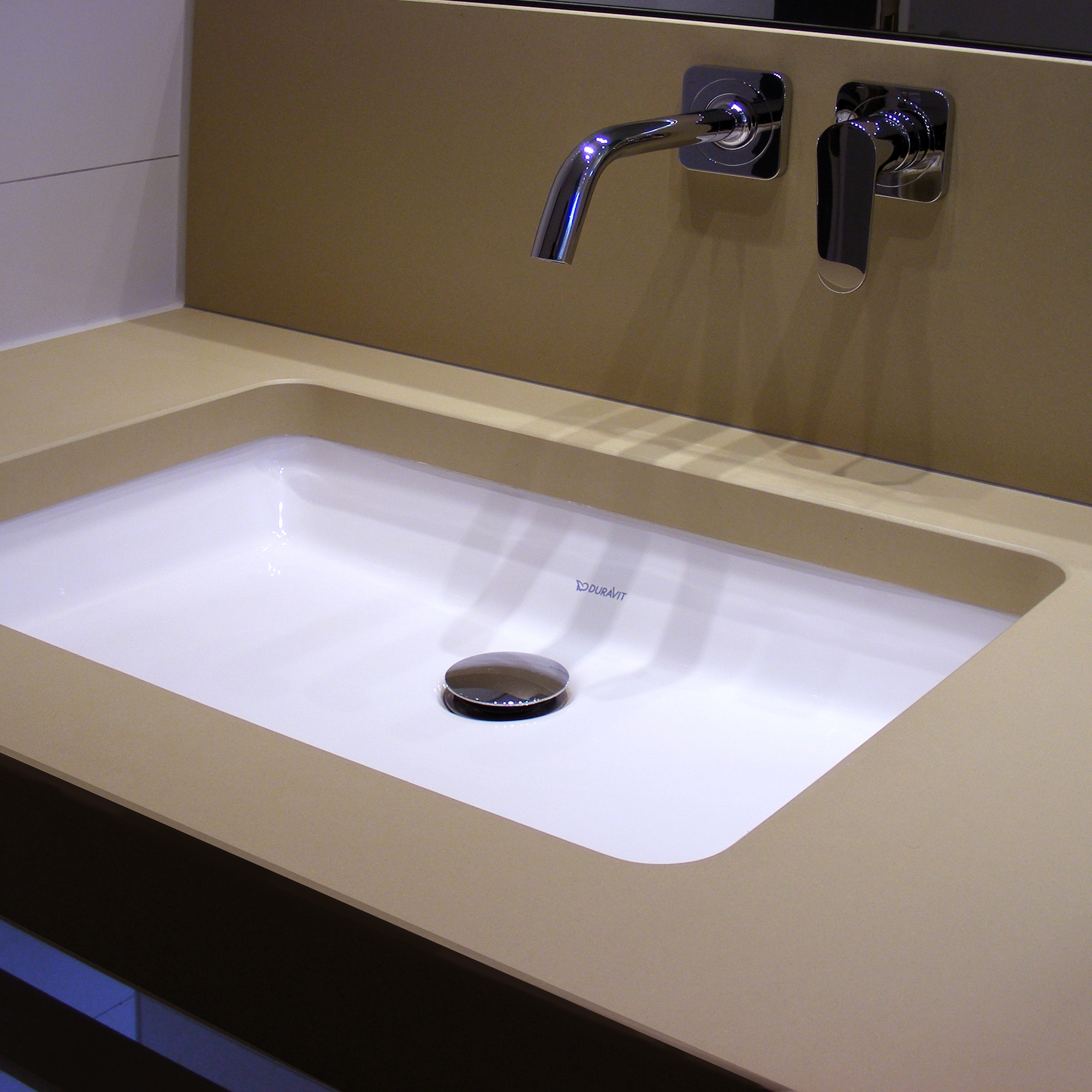Display product Concrete vanity top U from manufacturer OGGI Beton