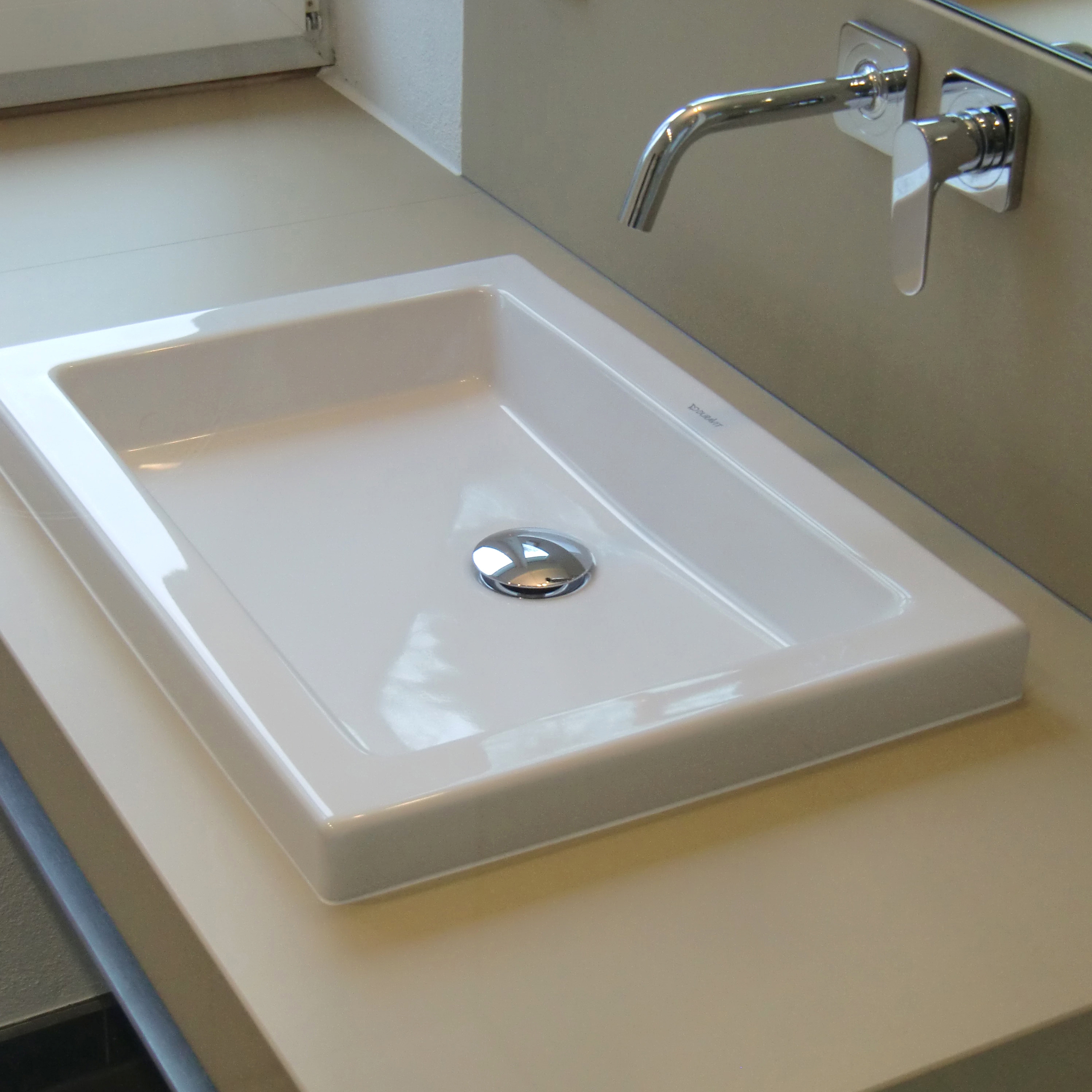 Produkt Betonwaschtischplatte E des Herstellers OGGI Beton anzeigen