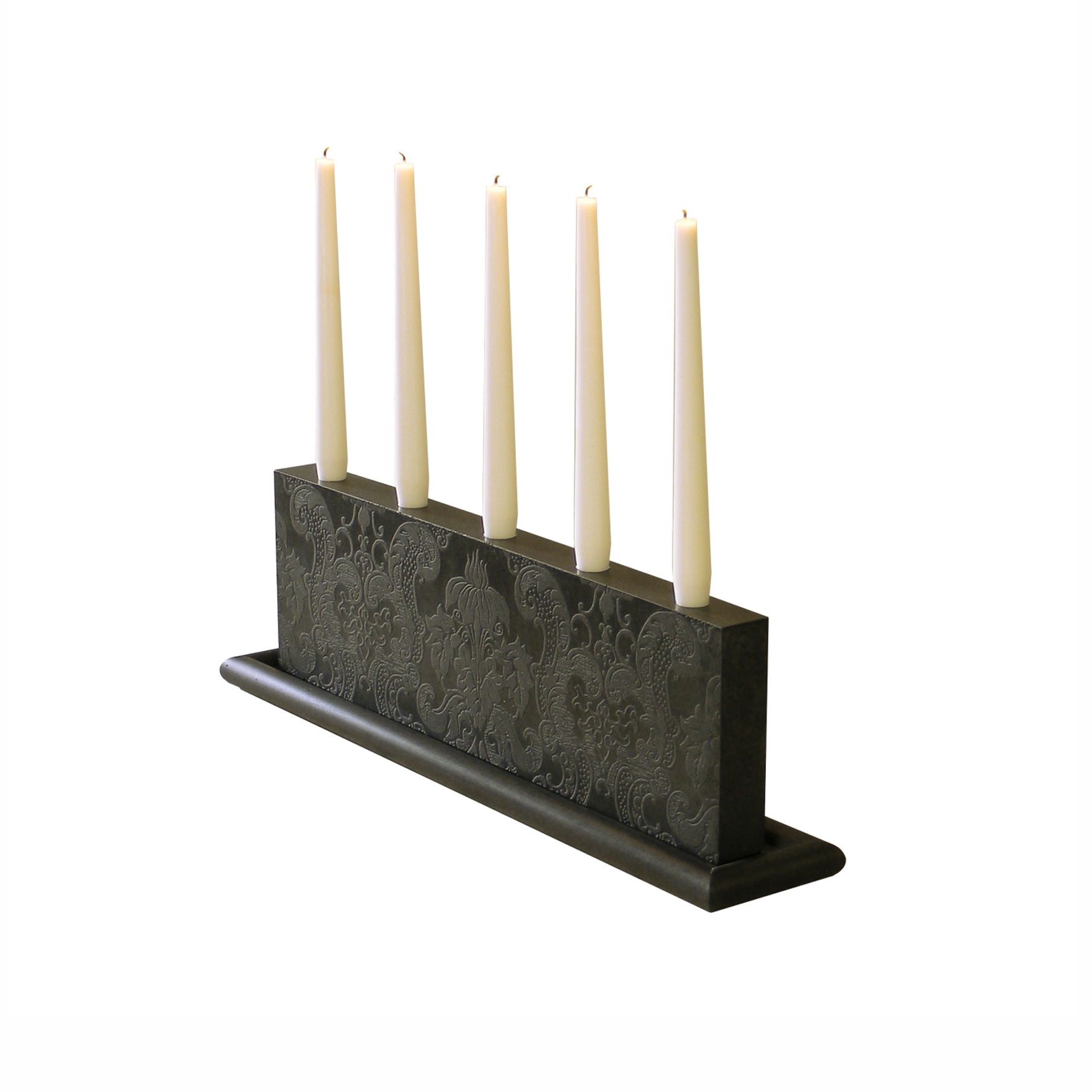 Afficher le produit Mr. Black Candle holder du fabricant OGGI Beton