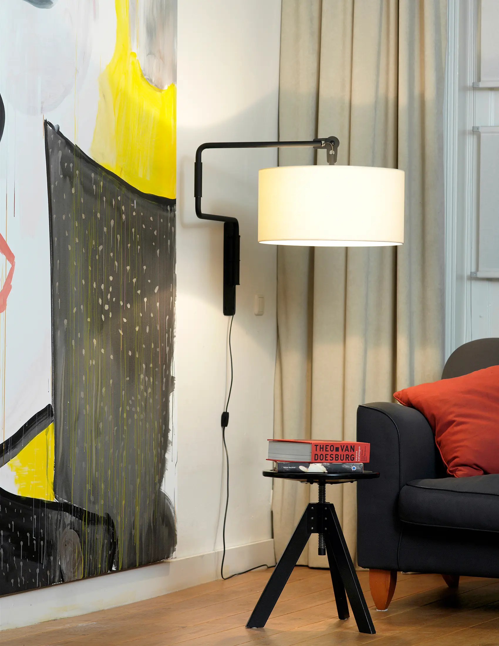Functionals - Swivel wall black