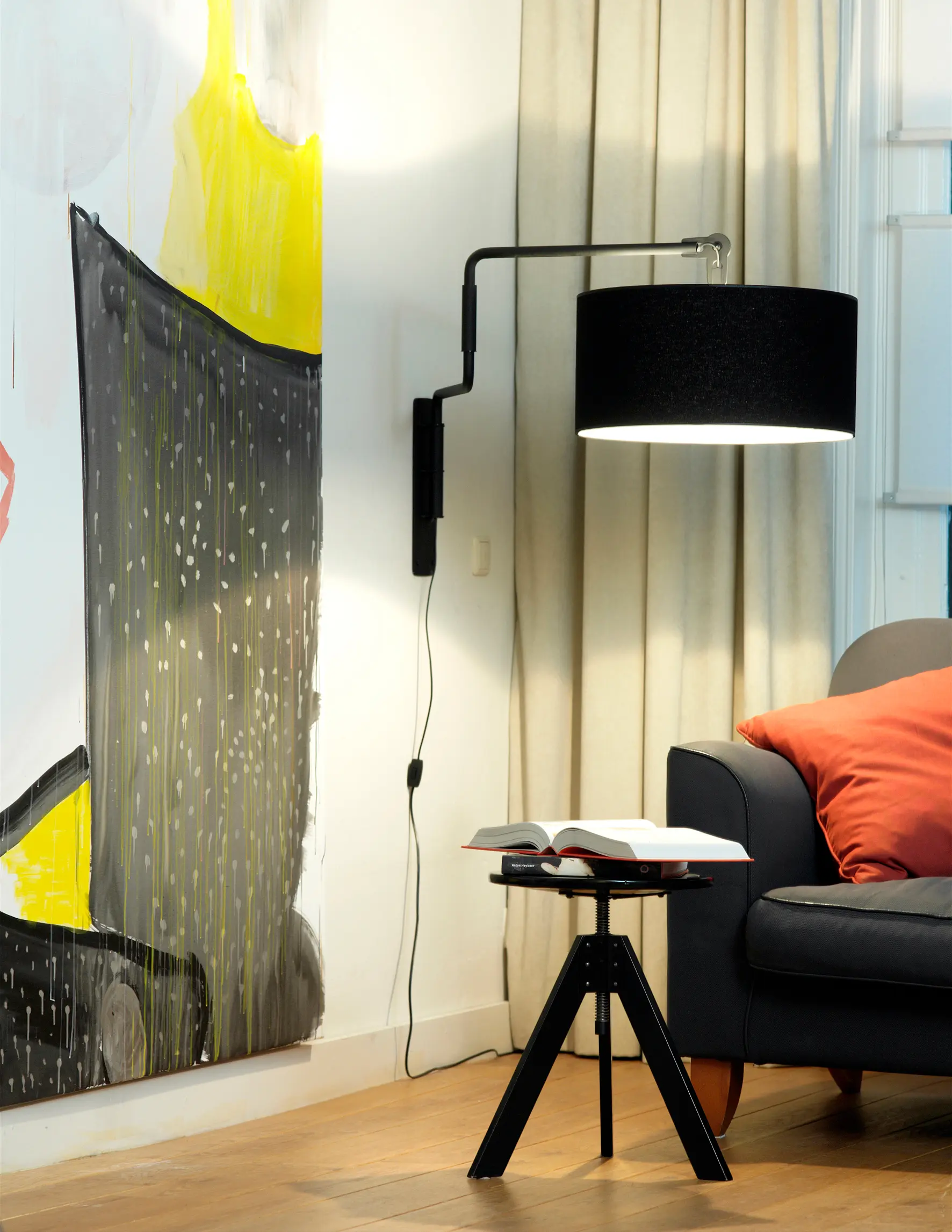 Functionals - Swivel wall black