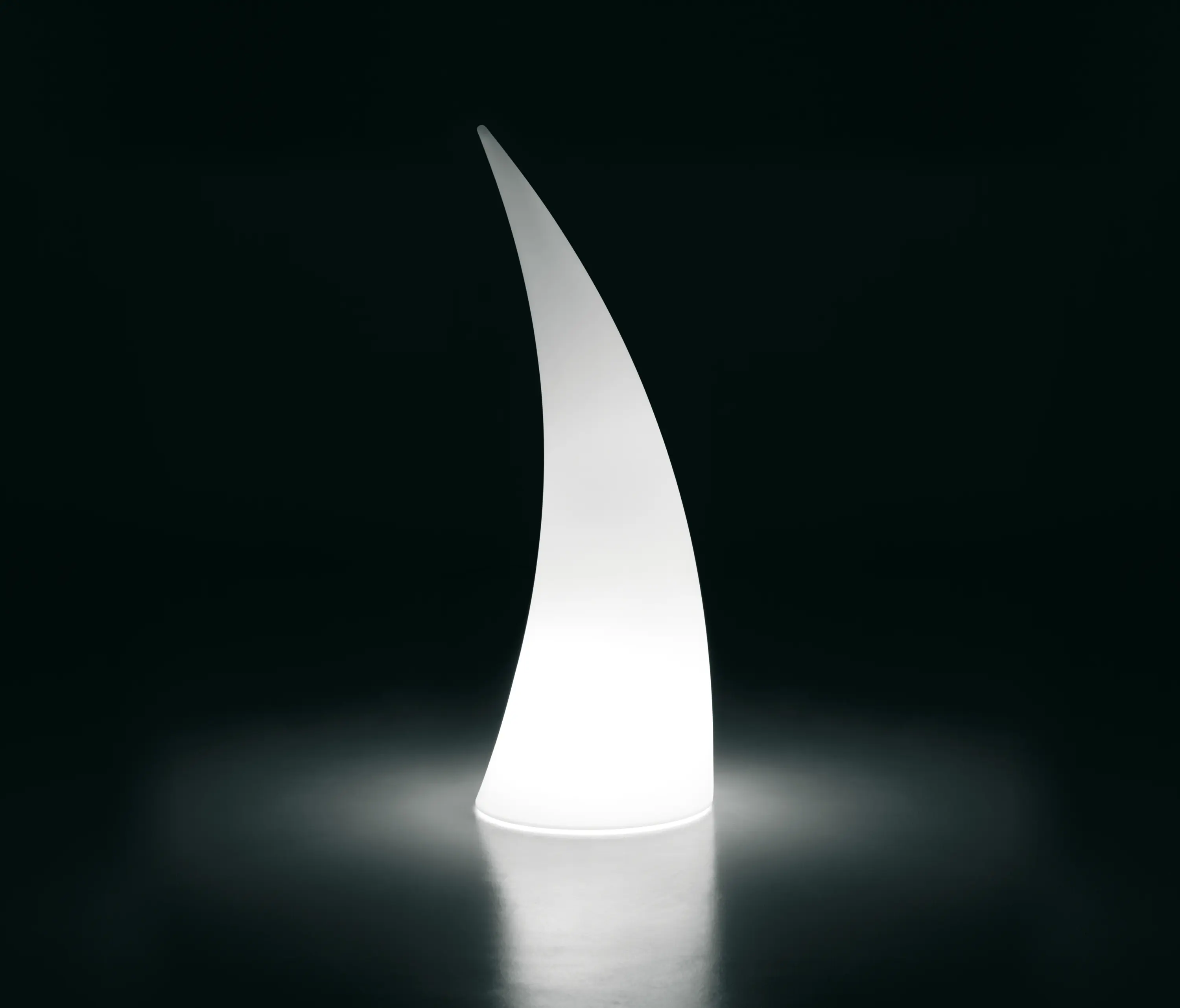 PLUST - Horn | Light