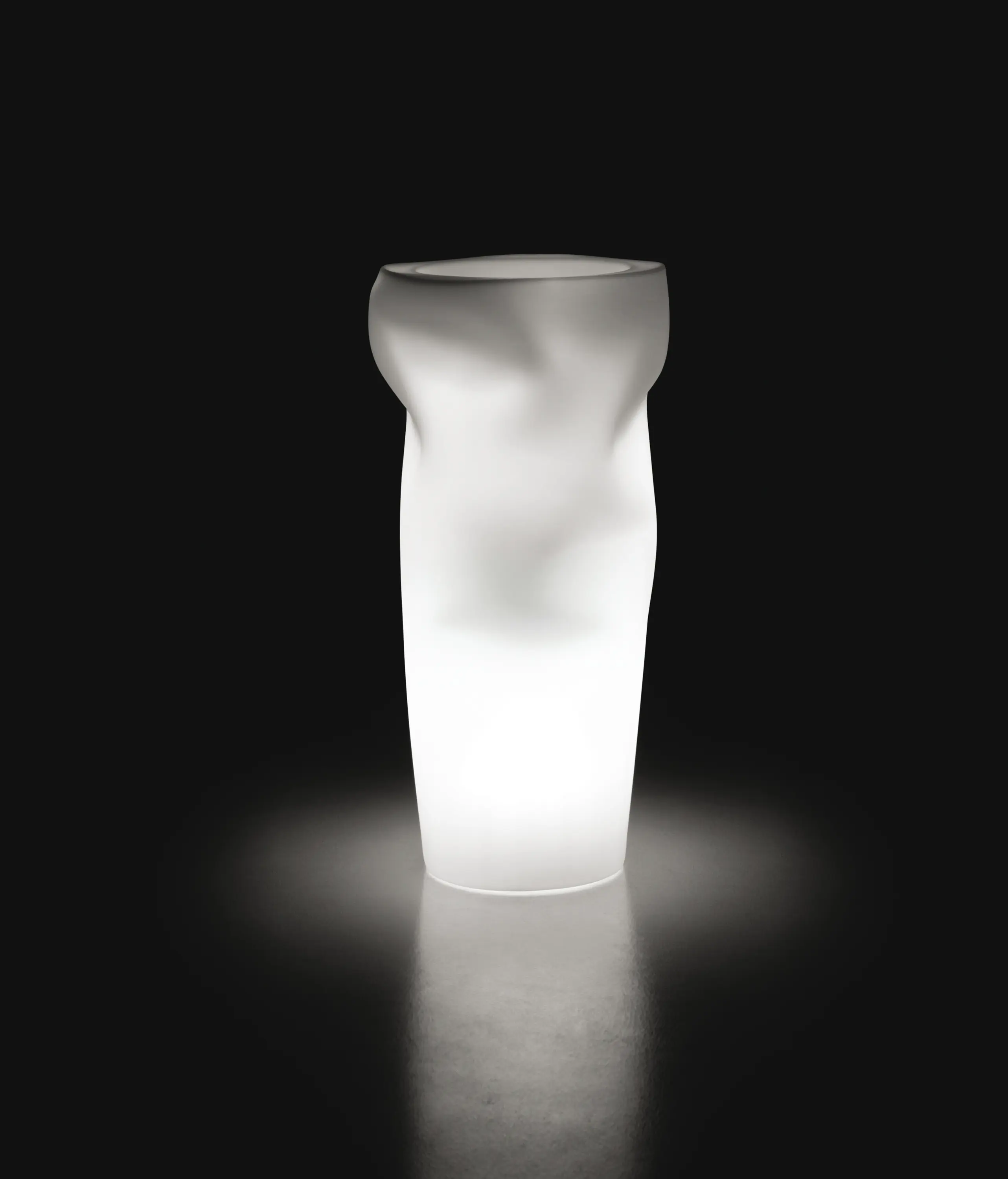 PLUST - Saving/Space/Vase | Light
