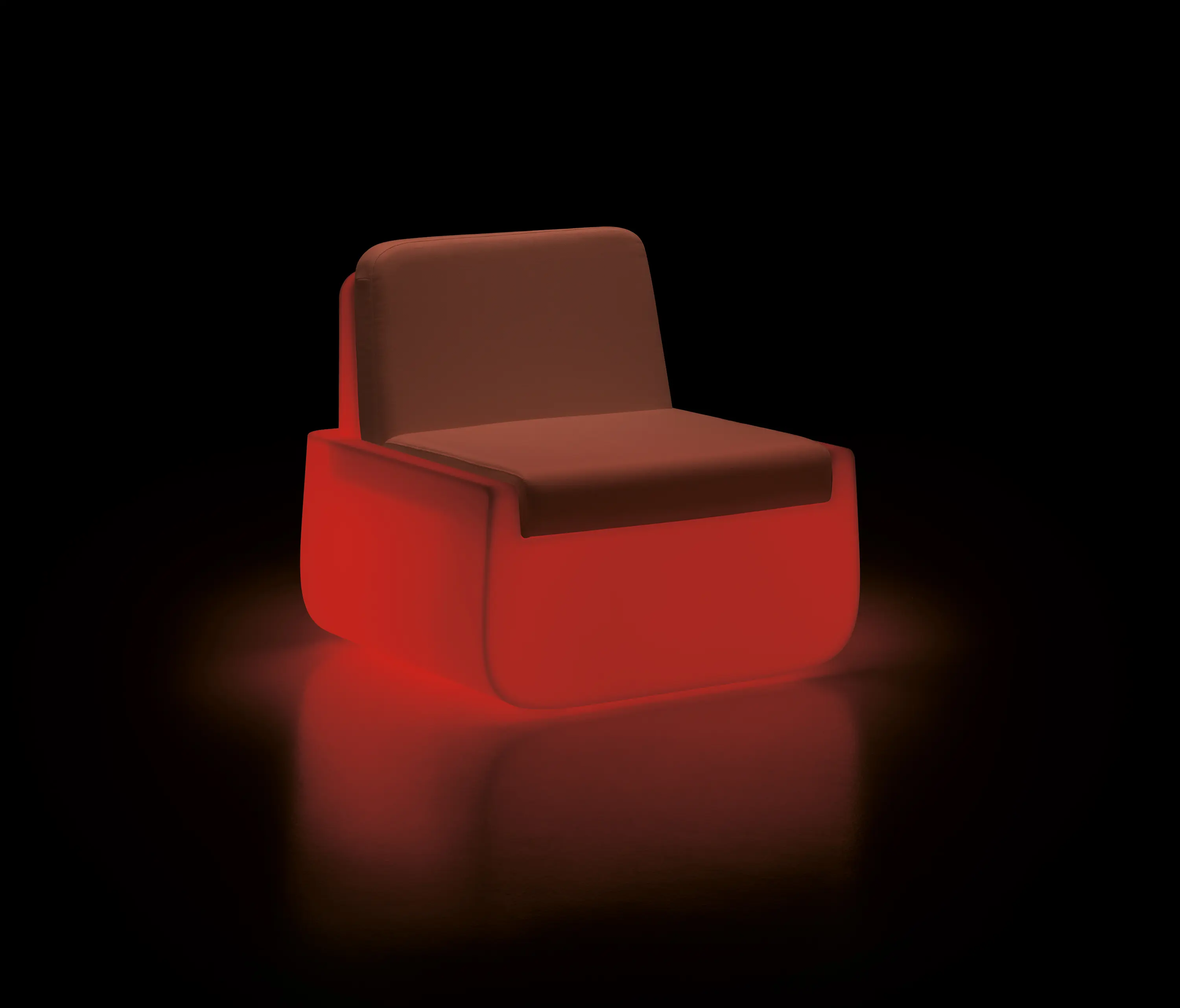 PLUST - Bold |Armchair Light