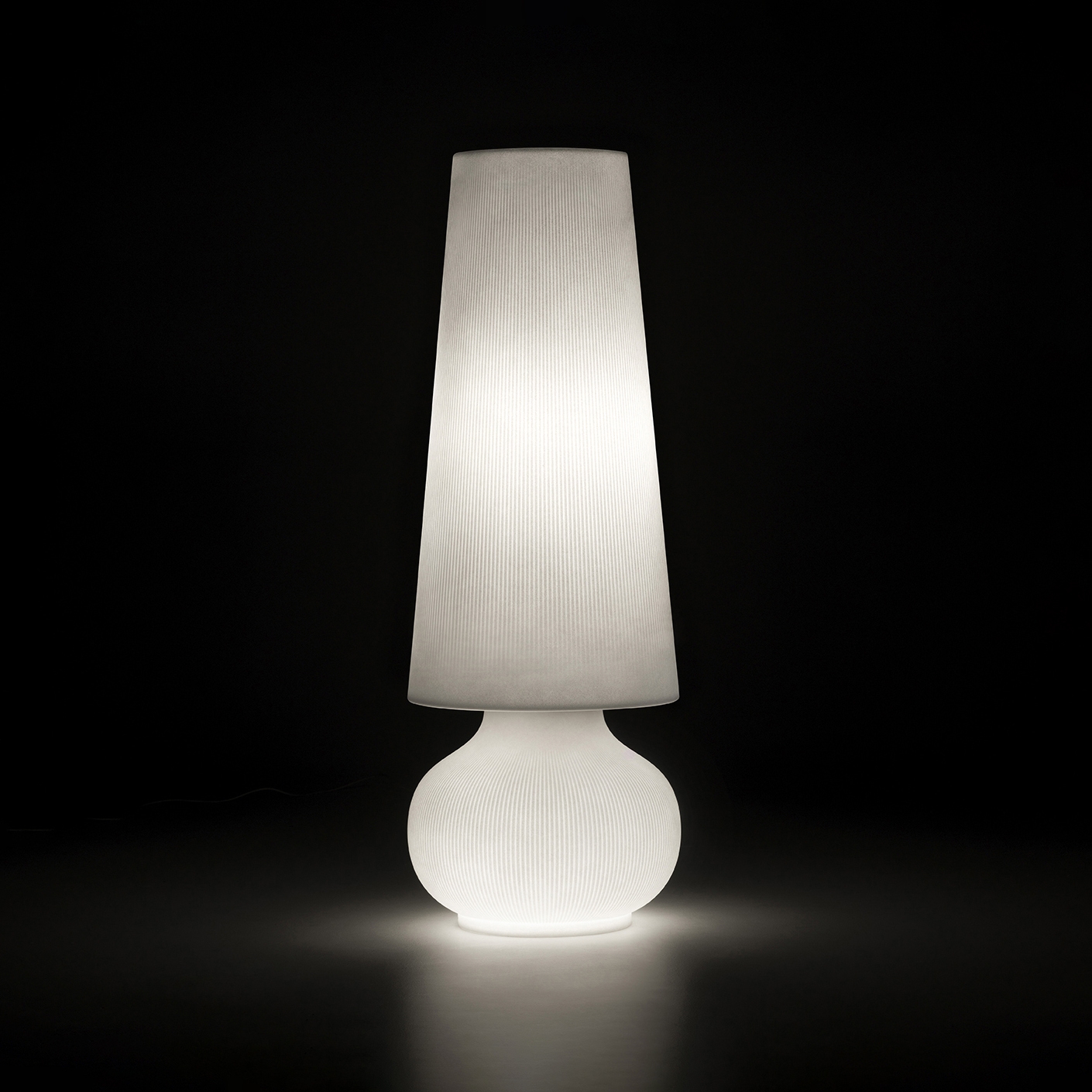 Mostra il prodotto Fade | Lamp del produttore PLUST