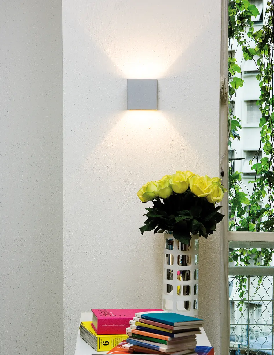 Lumini - Brick wall light