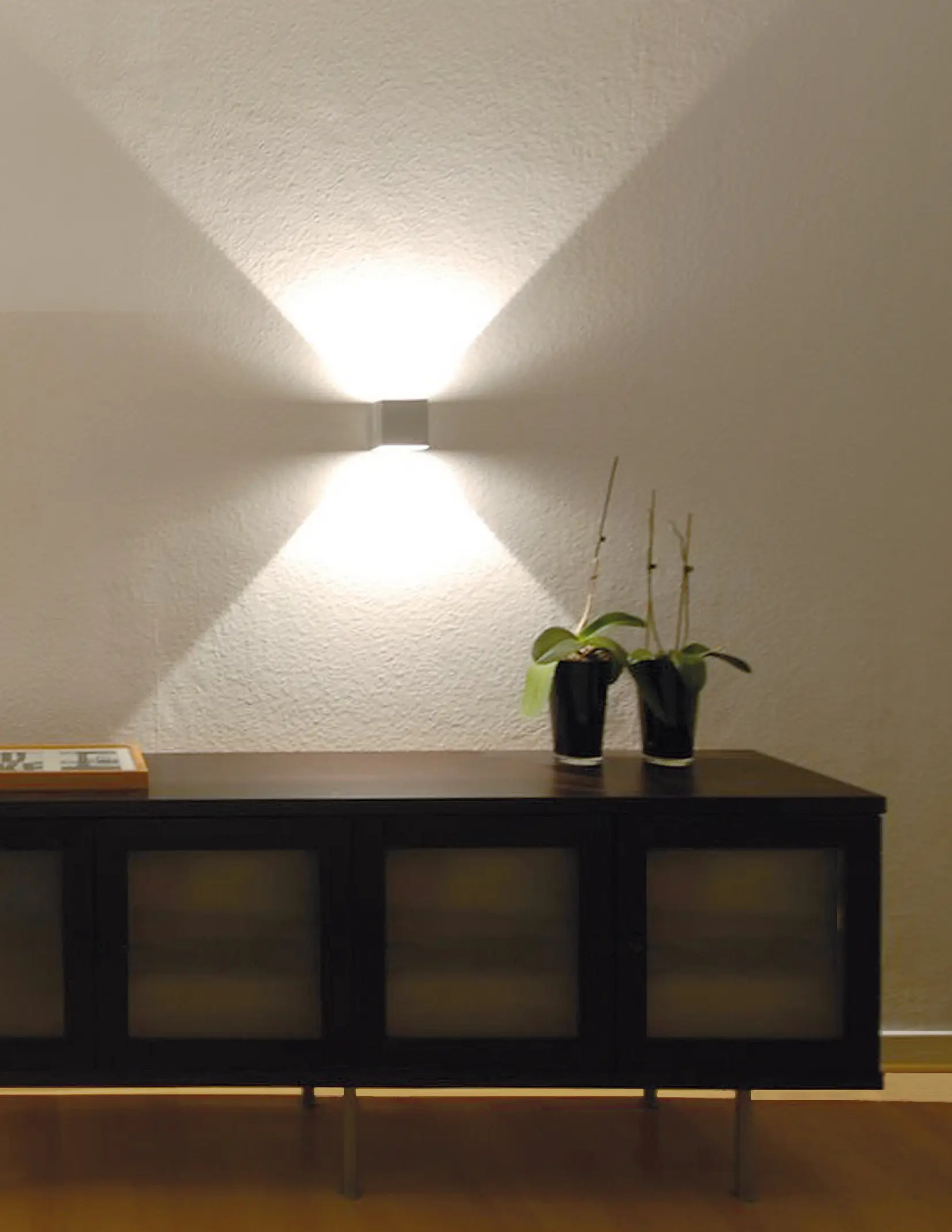 Lumini - Brick wall light