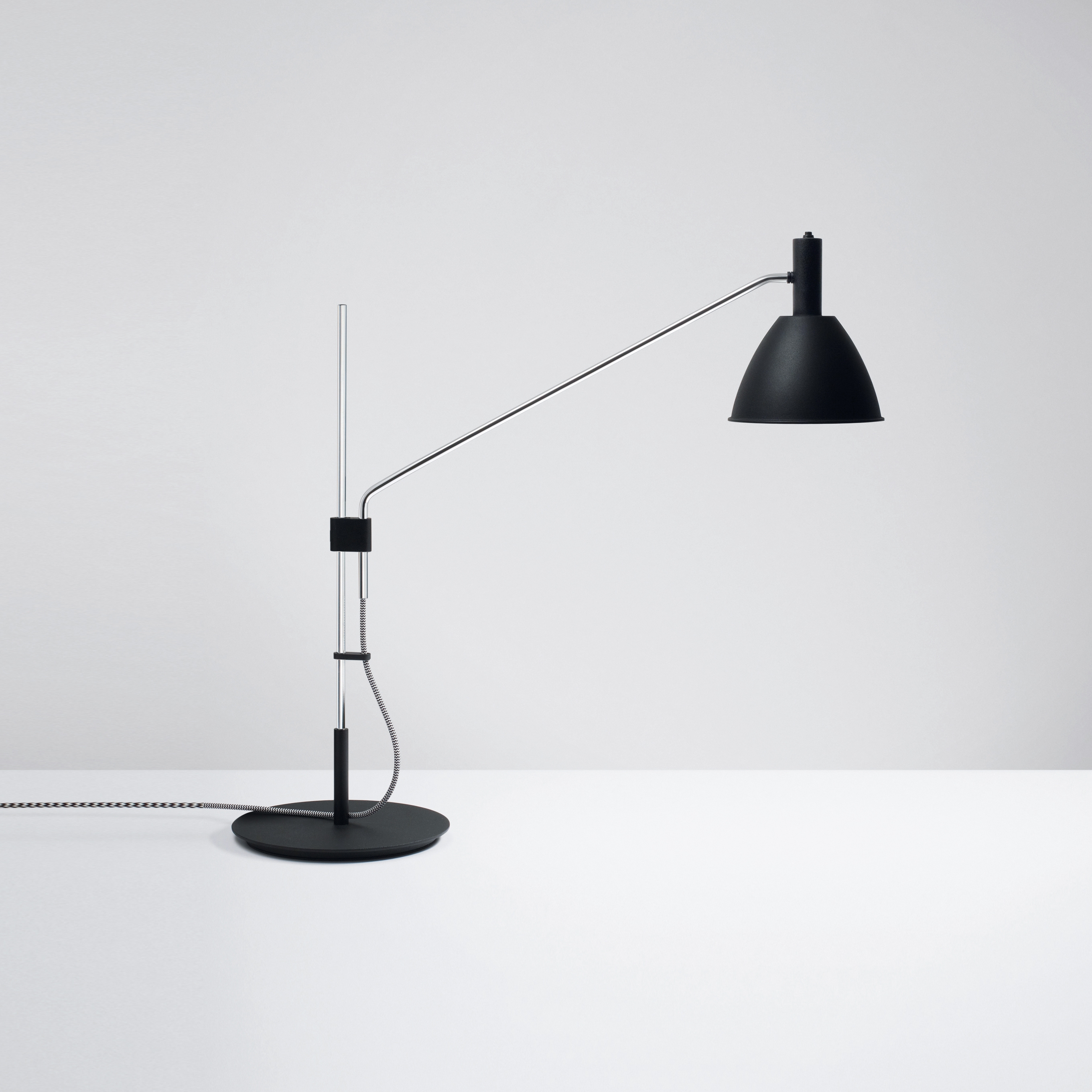 Produkt Tischleuchte Bauhaus t mit LED des Herstellers Lumini anzeigen