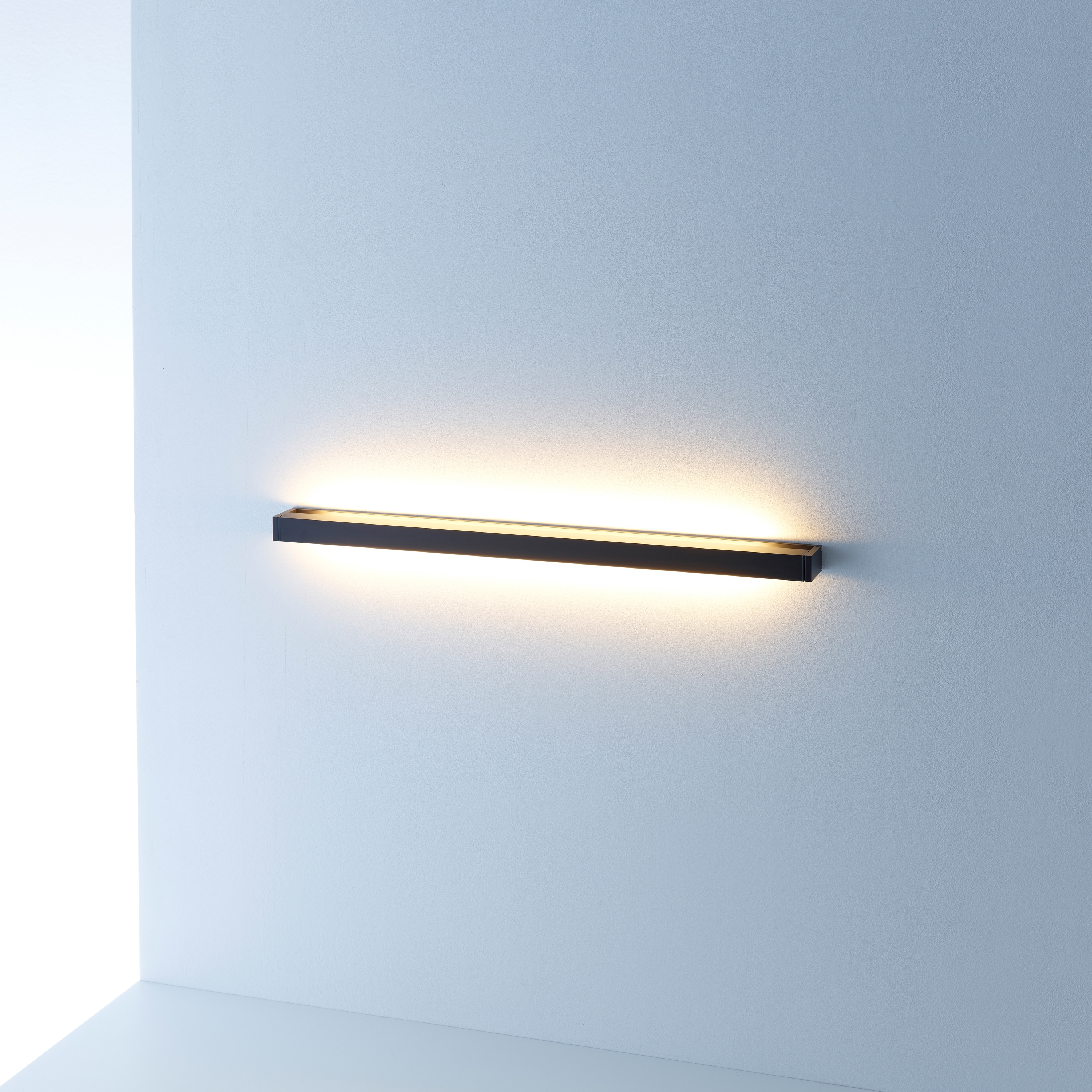 Display product Wandleuchte schwenkbar | GERA light system 6 from manufacturer GERA