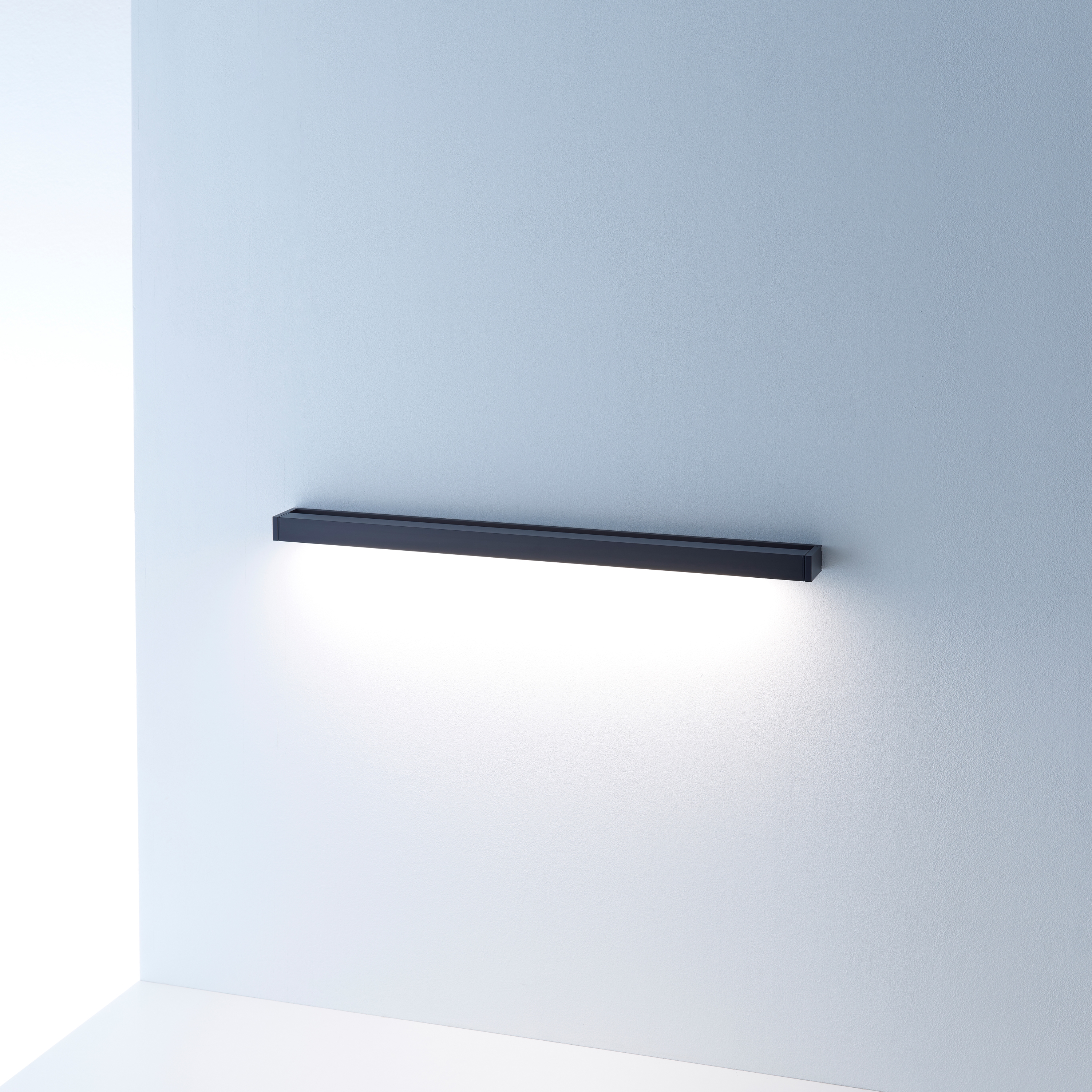 Display product Wandleuchte schwenkbar | GERA light system 6 from manufacturer GERA