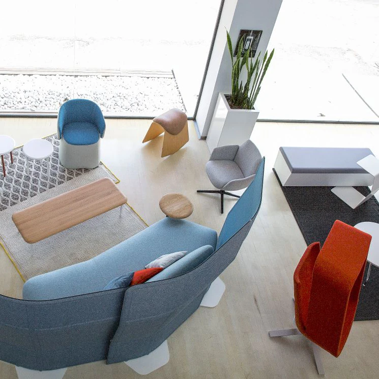 LOUNGE SEATING