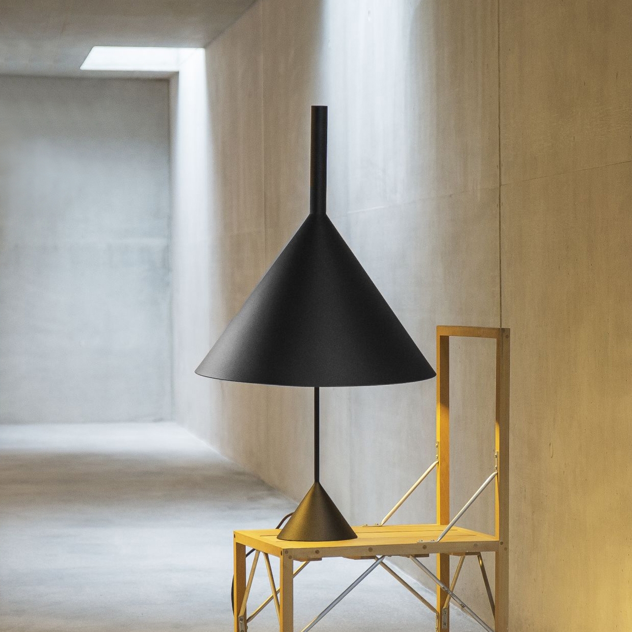 Display product Funnel Table from manufacturer Vertigo Bird