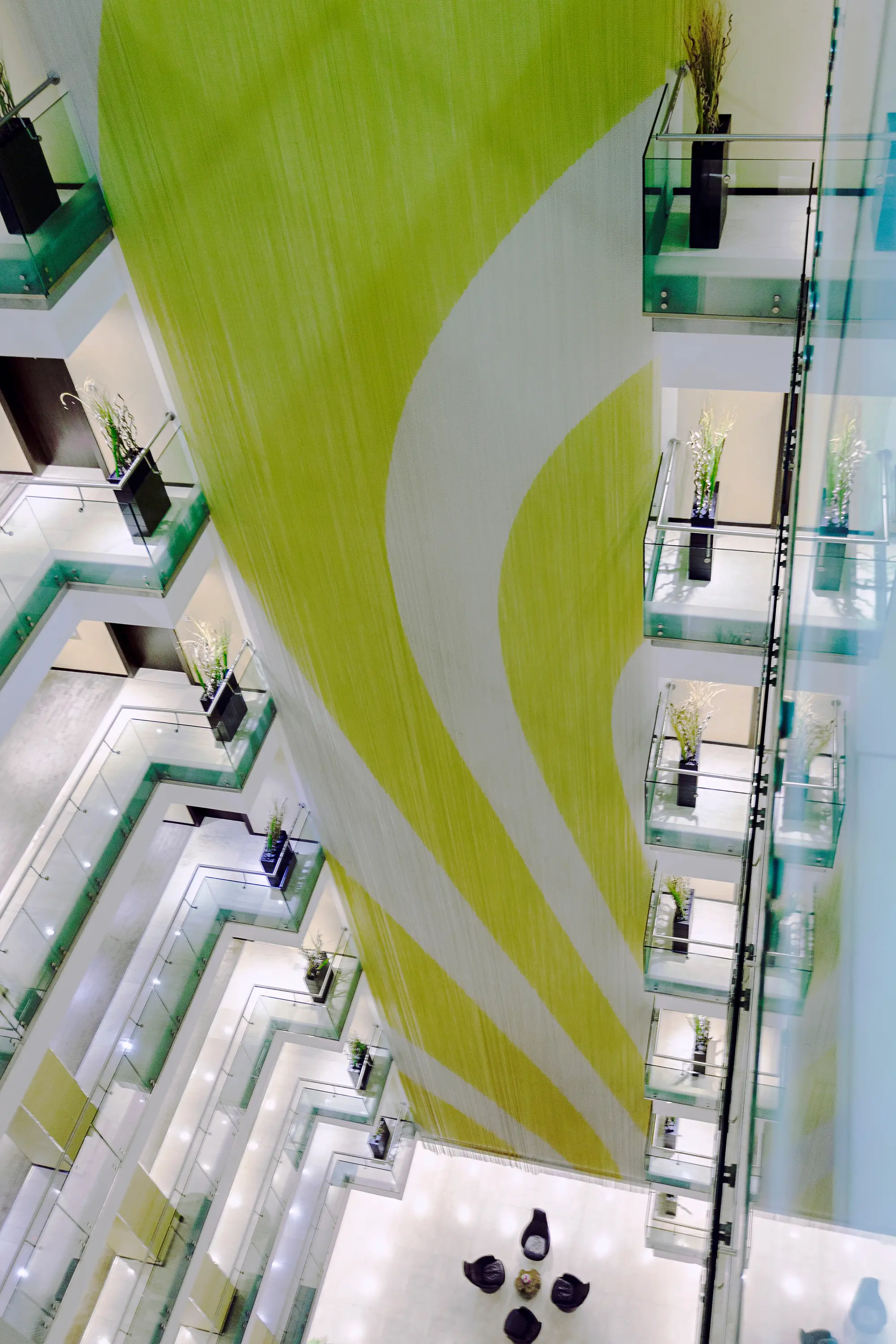 gallery-slide-0
