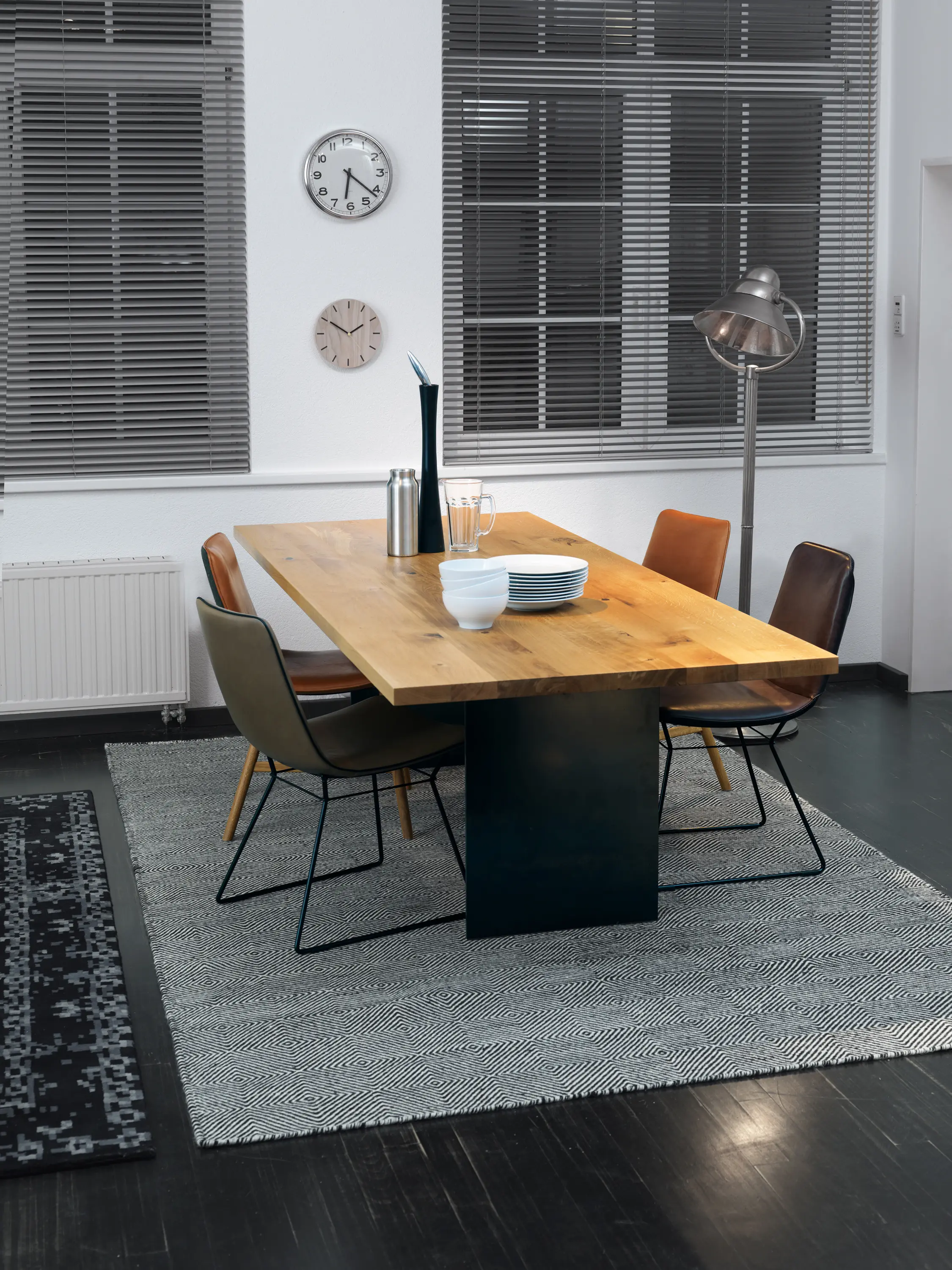 Janua - SC 41 Table Stone