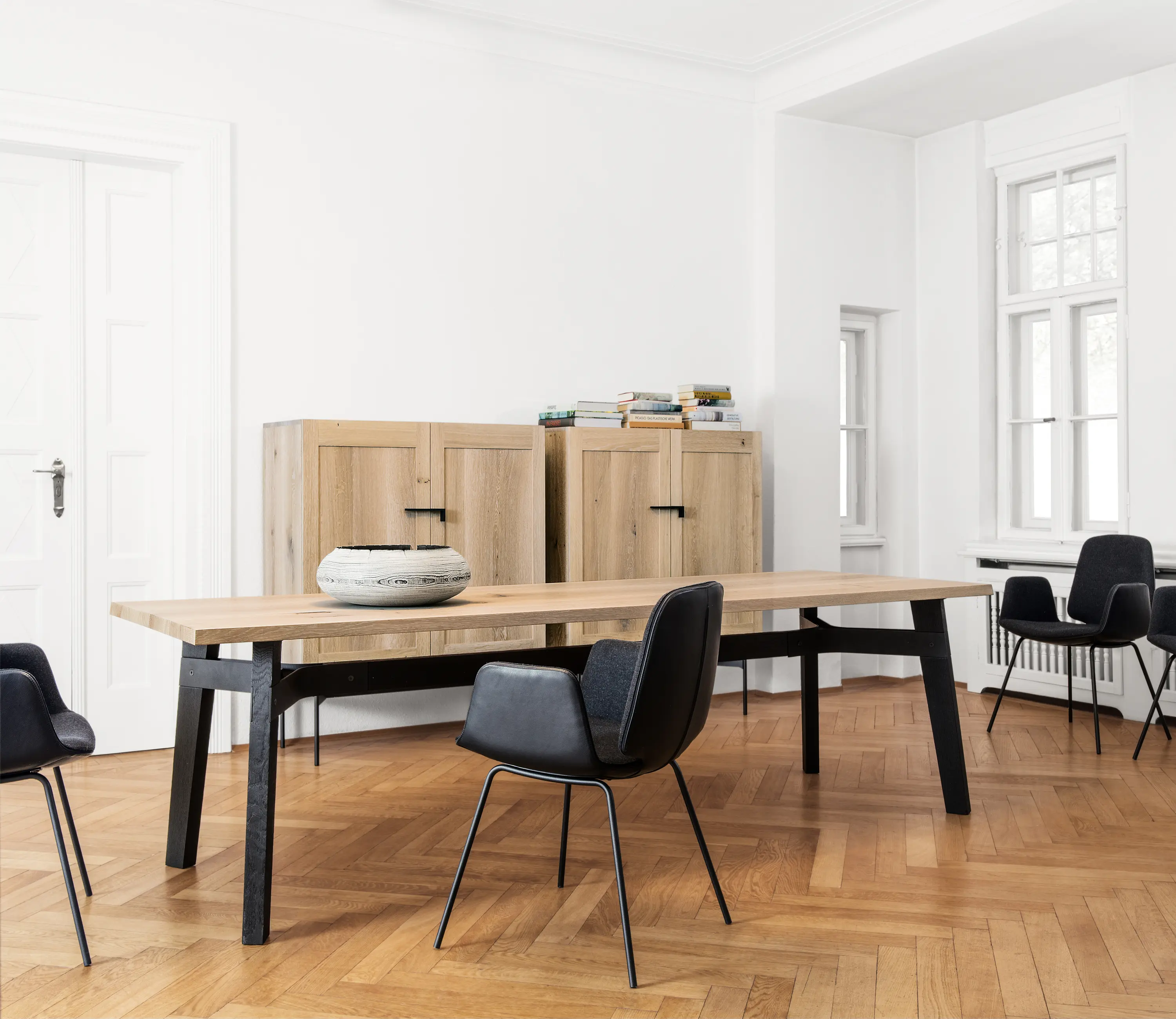 Janua - BC 04 Display cabinet