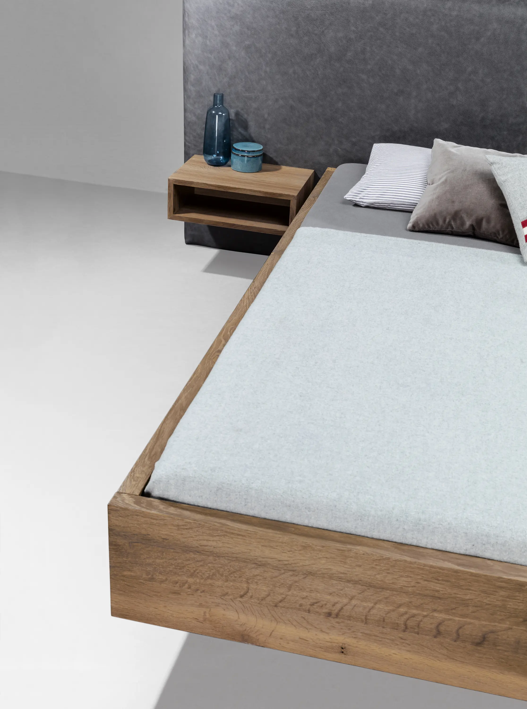Janua - SC 56 Bed