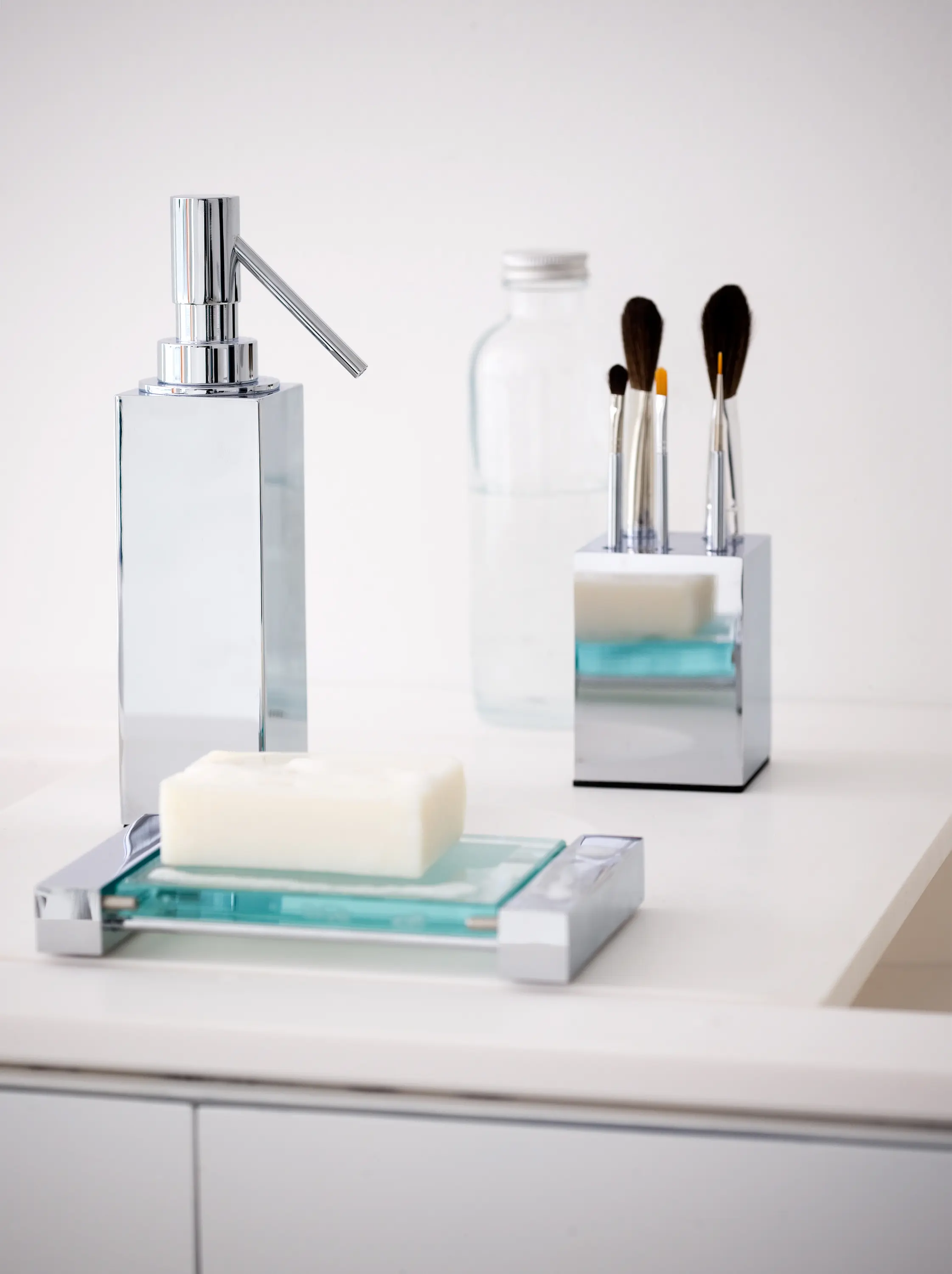 Pomd’Or - Metric Free Standing Soap Dish