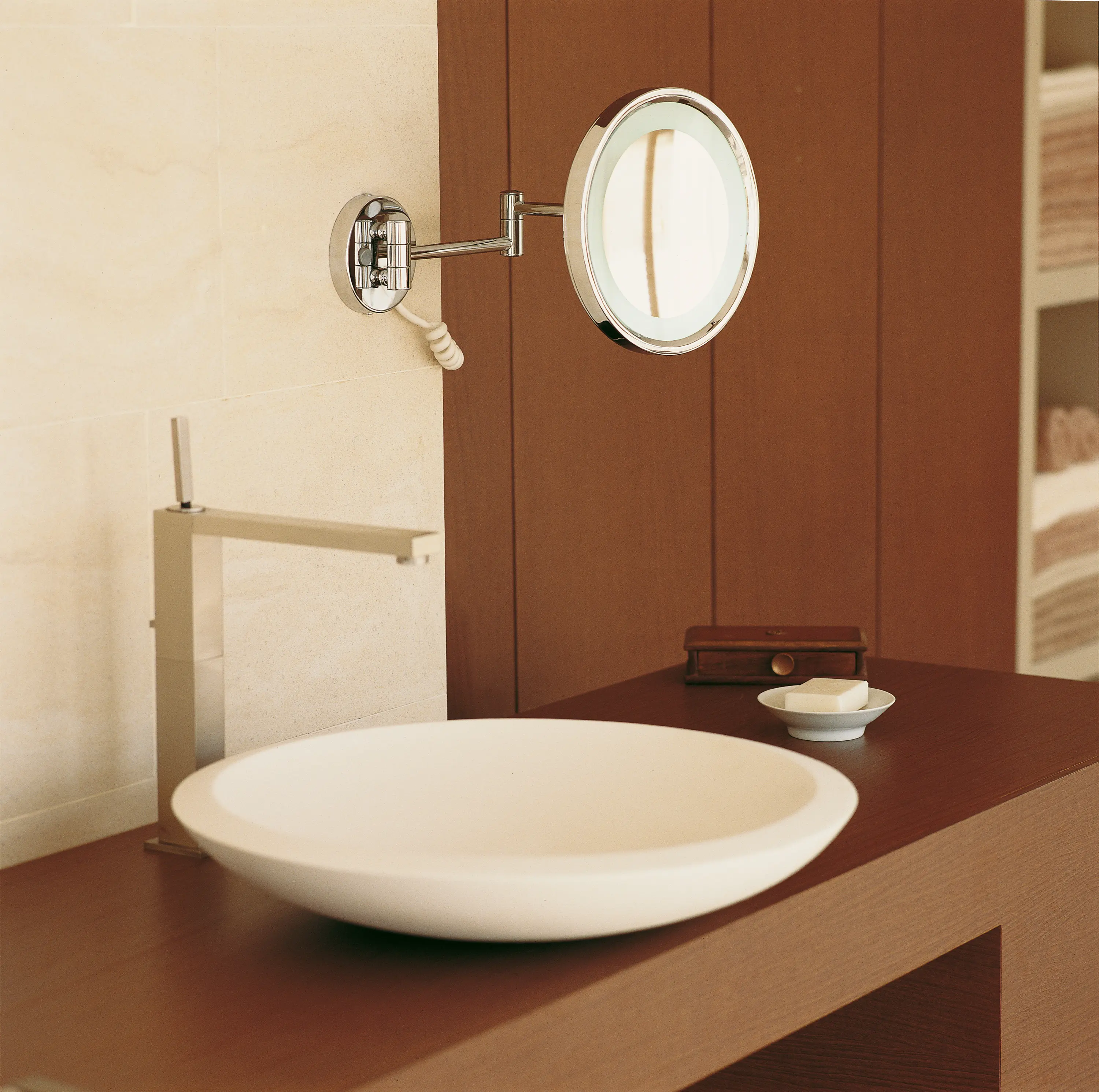 Pomd’Or - Illusion Wall Magnifying Mirror