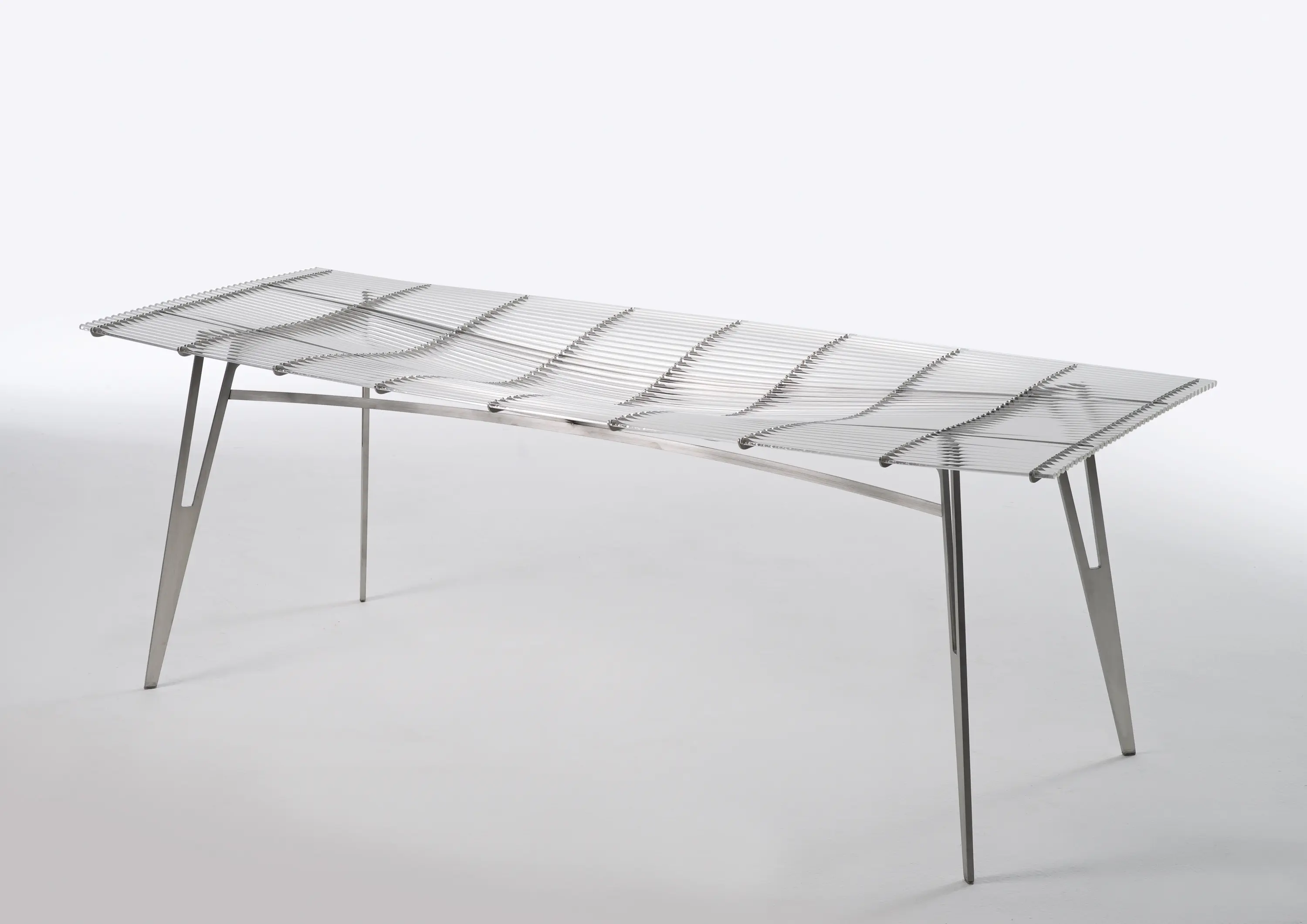 Schütz - Spline | Table
