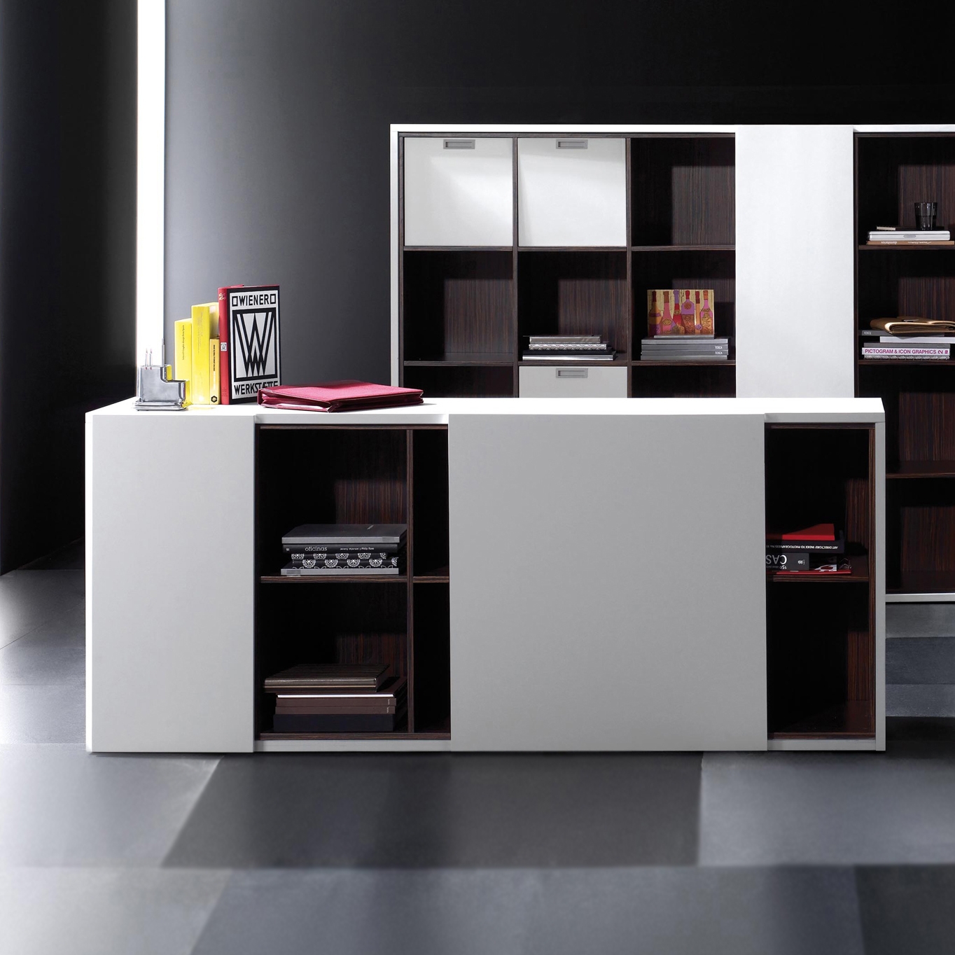 Display product Vektor executive from manufacturer Forma 5