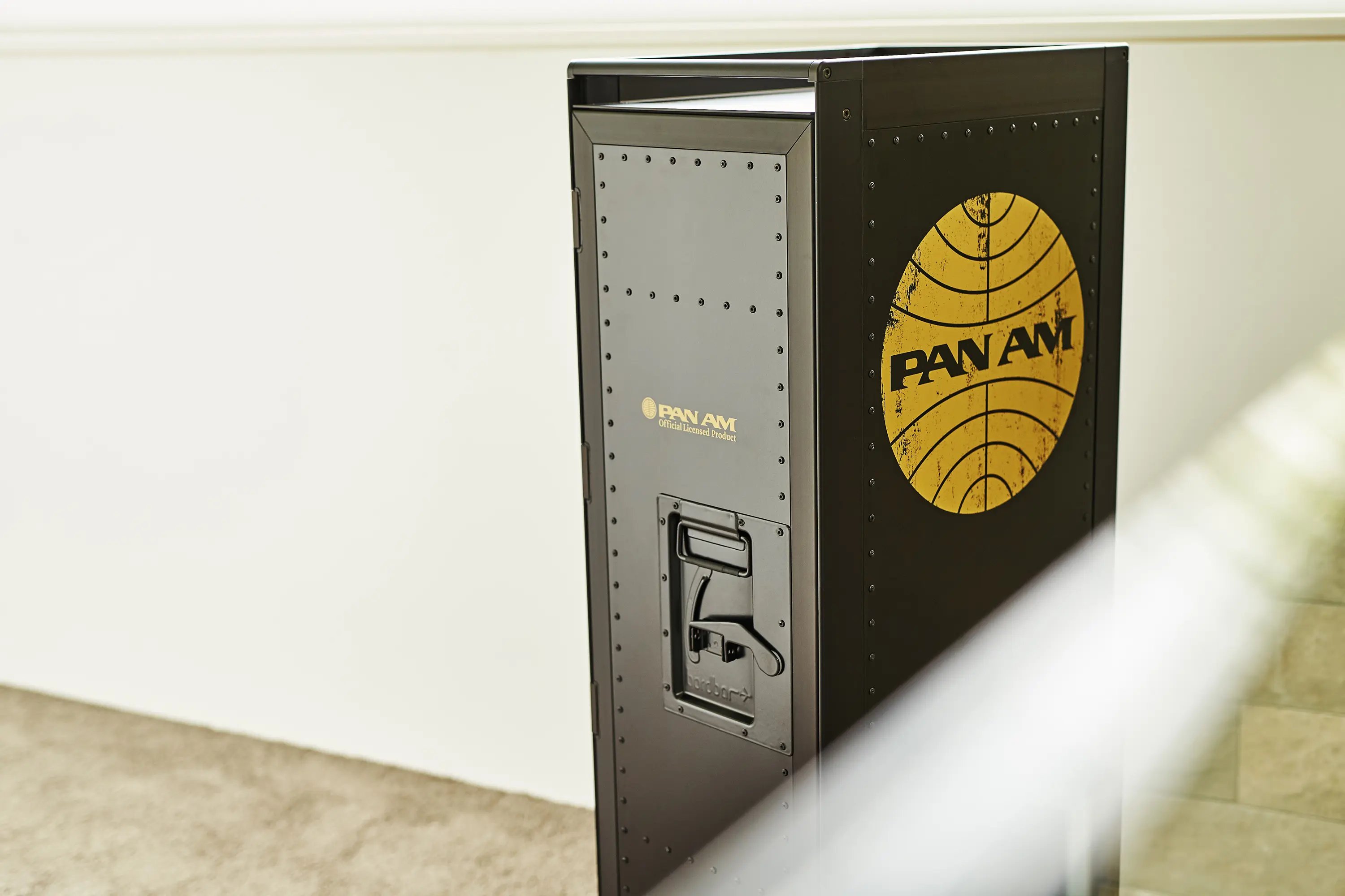 bordbar - bordbar_rivet rocker_black_Pan Am