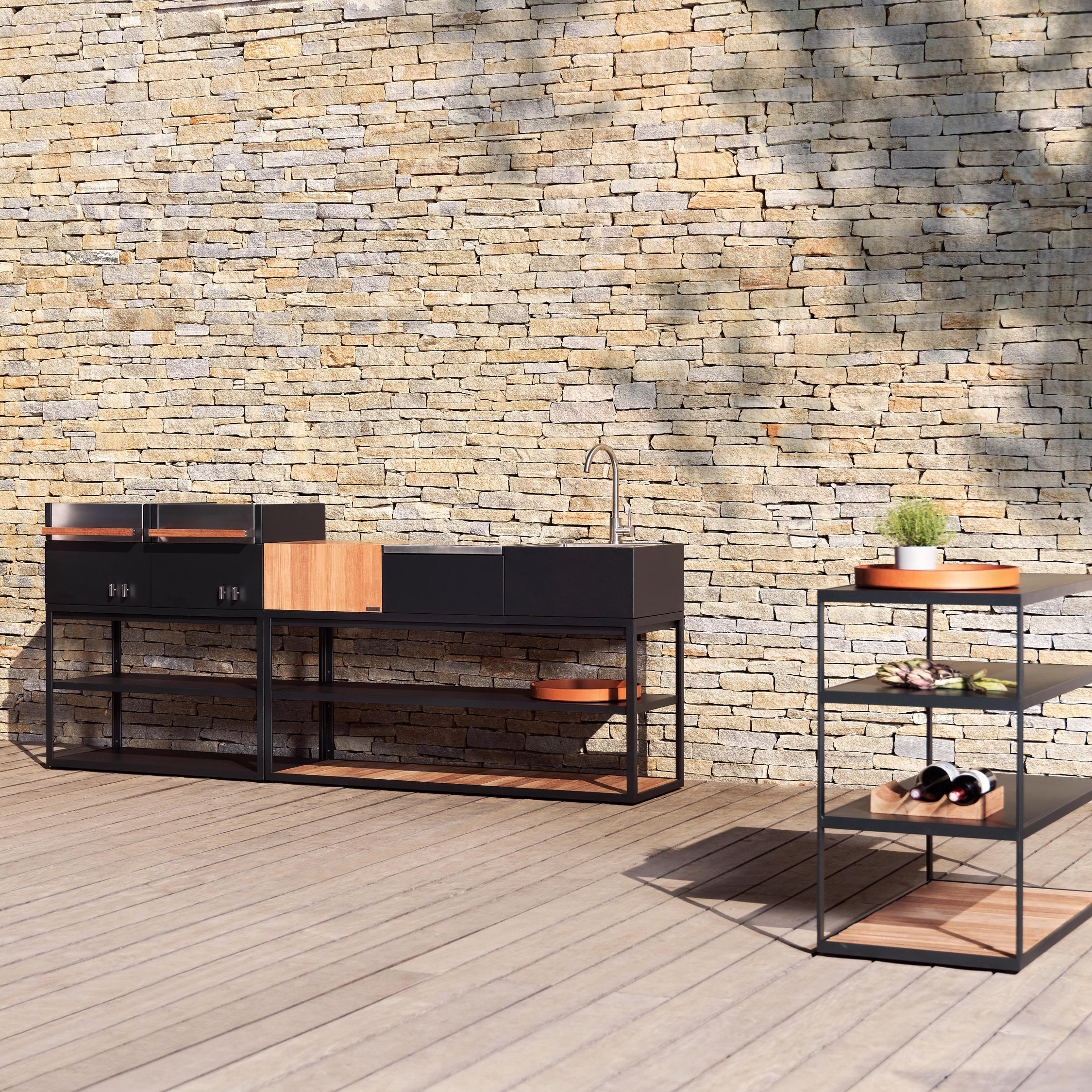 OUTDOOR KITCHEN