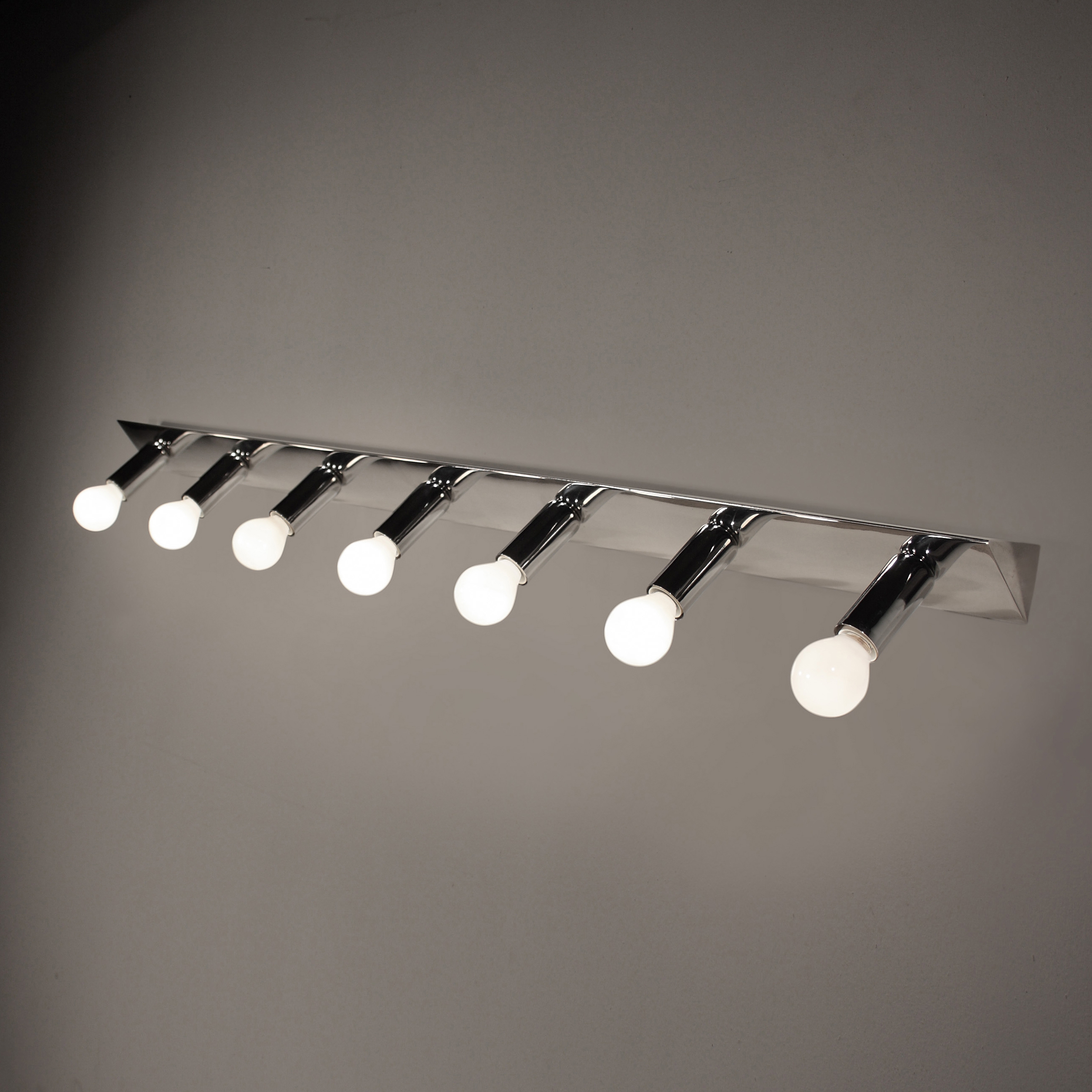 Display product 2160 AT7 Wall lamp from manufacturer Luz Difusión