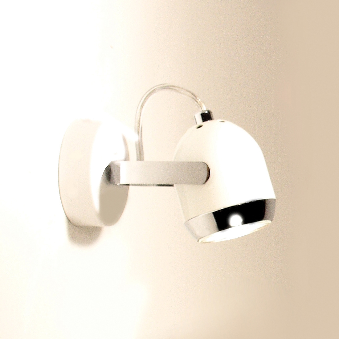 Display product Boogie mini W1 Wall lamp from manufacturer Luz Difusión
