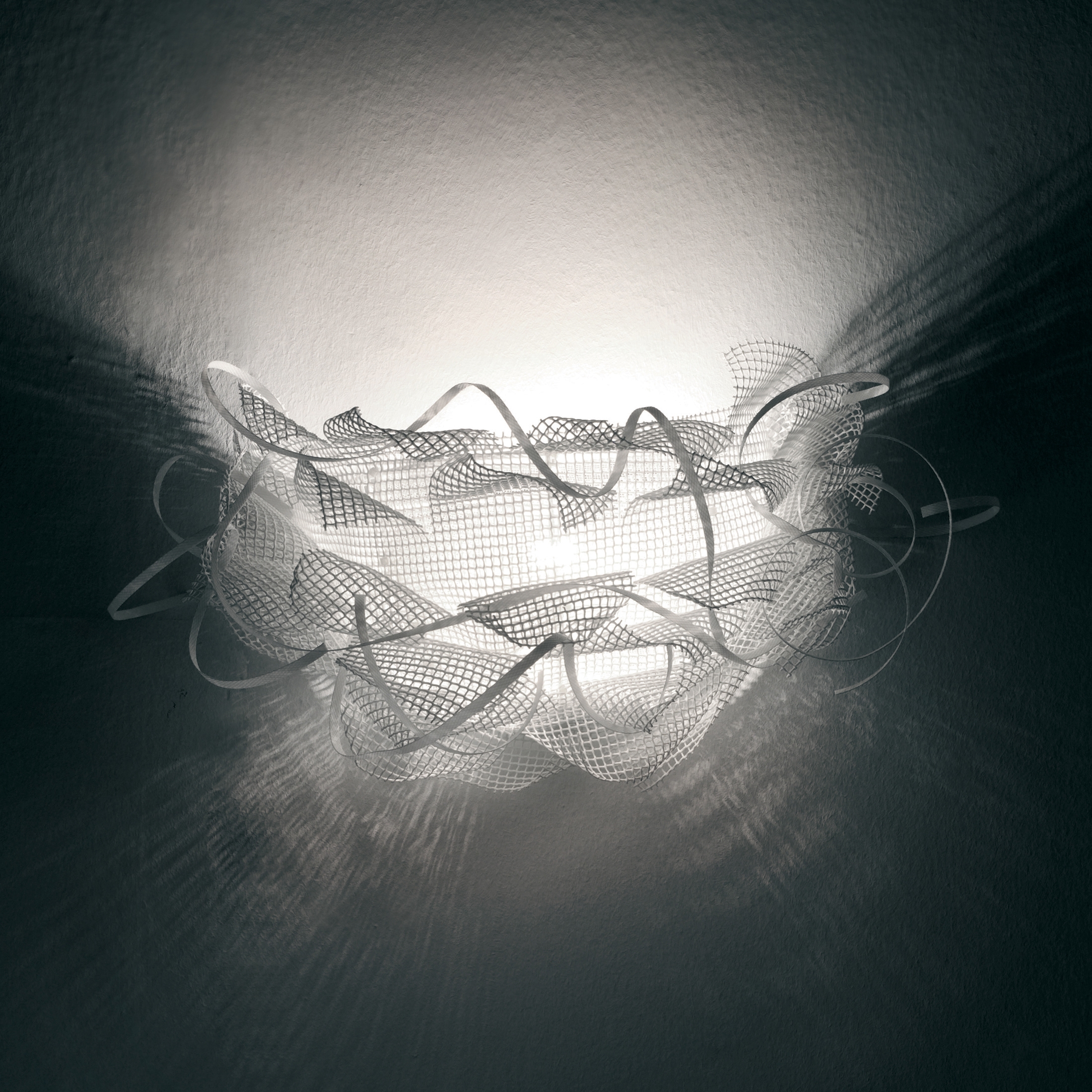 Display product Struk W Wall lamp from manufacturer Luz Difusión