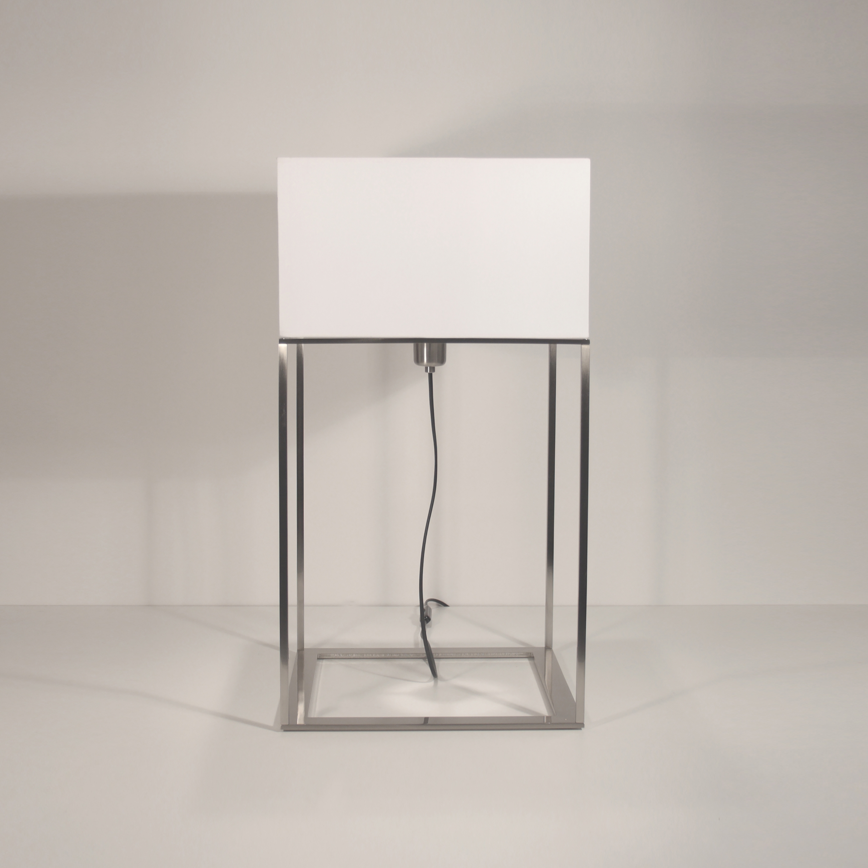 Display product 2098 T SQ 35 Table lamp from manufacturer Luz Difusión