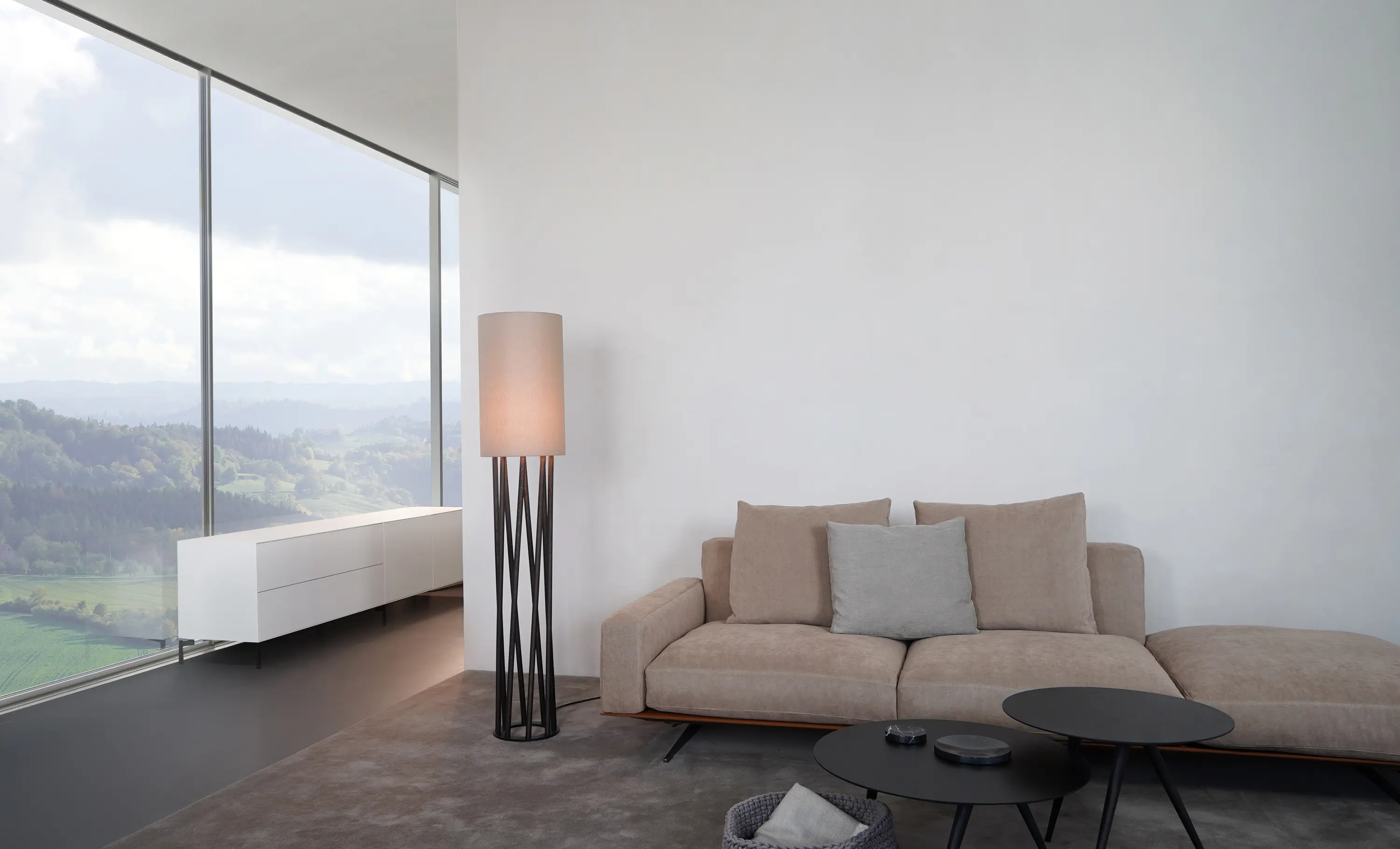 maigrau - Linn Little O (oblique)