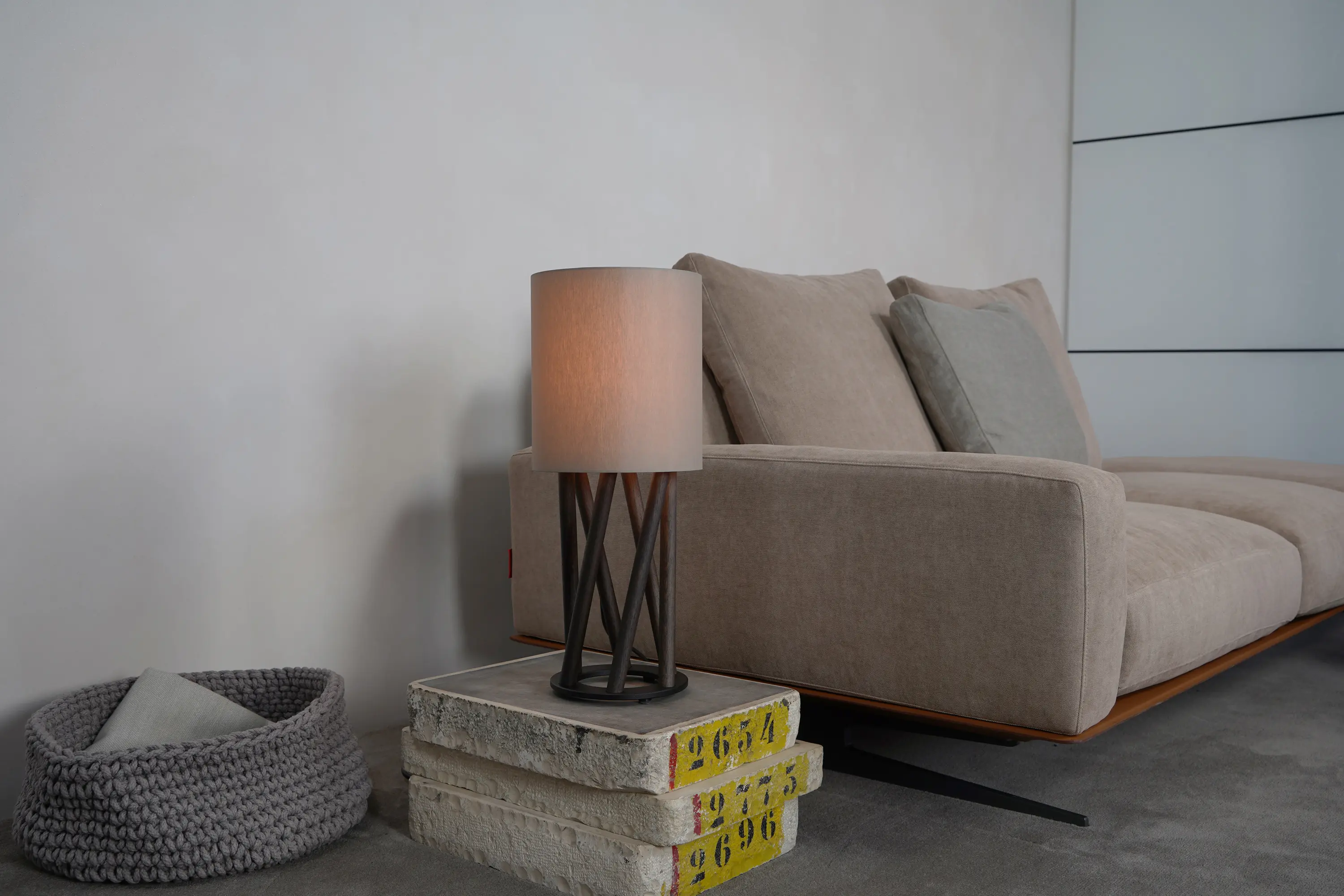 maigrau - Linn Little O (oblique)