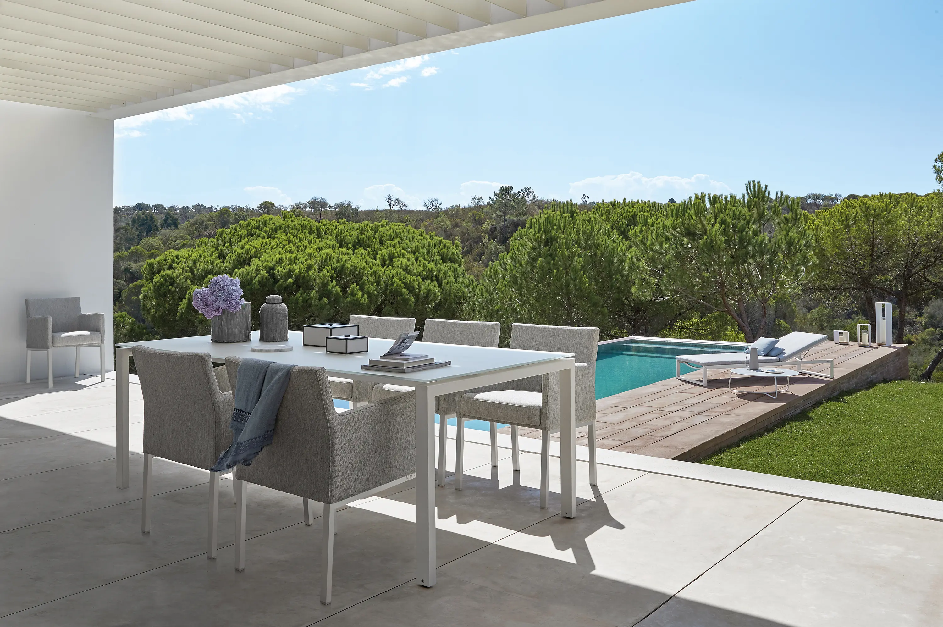 Manutti - Trento dining table