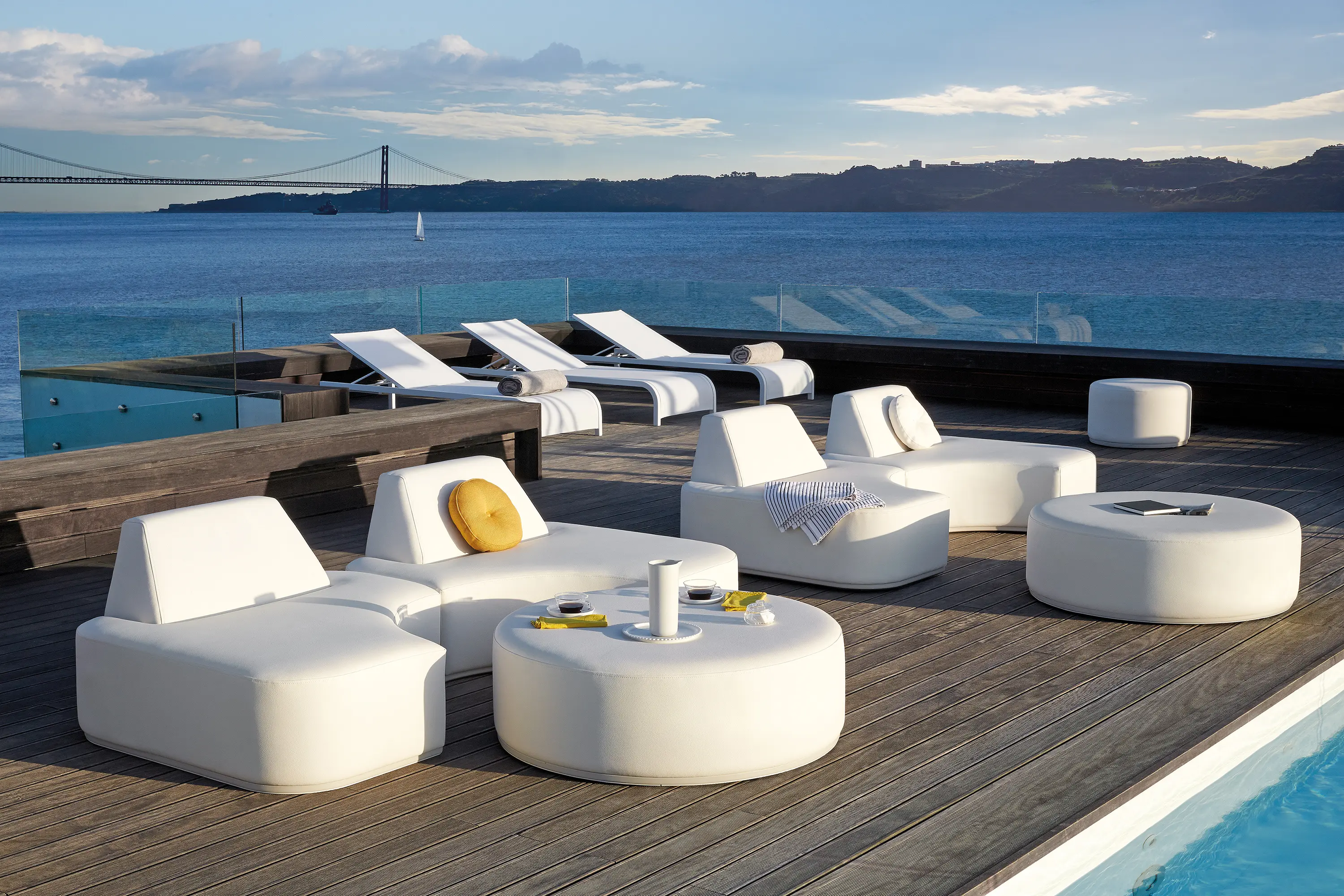 Manutti - Moon Island