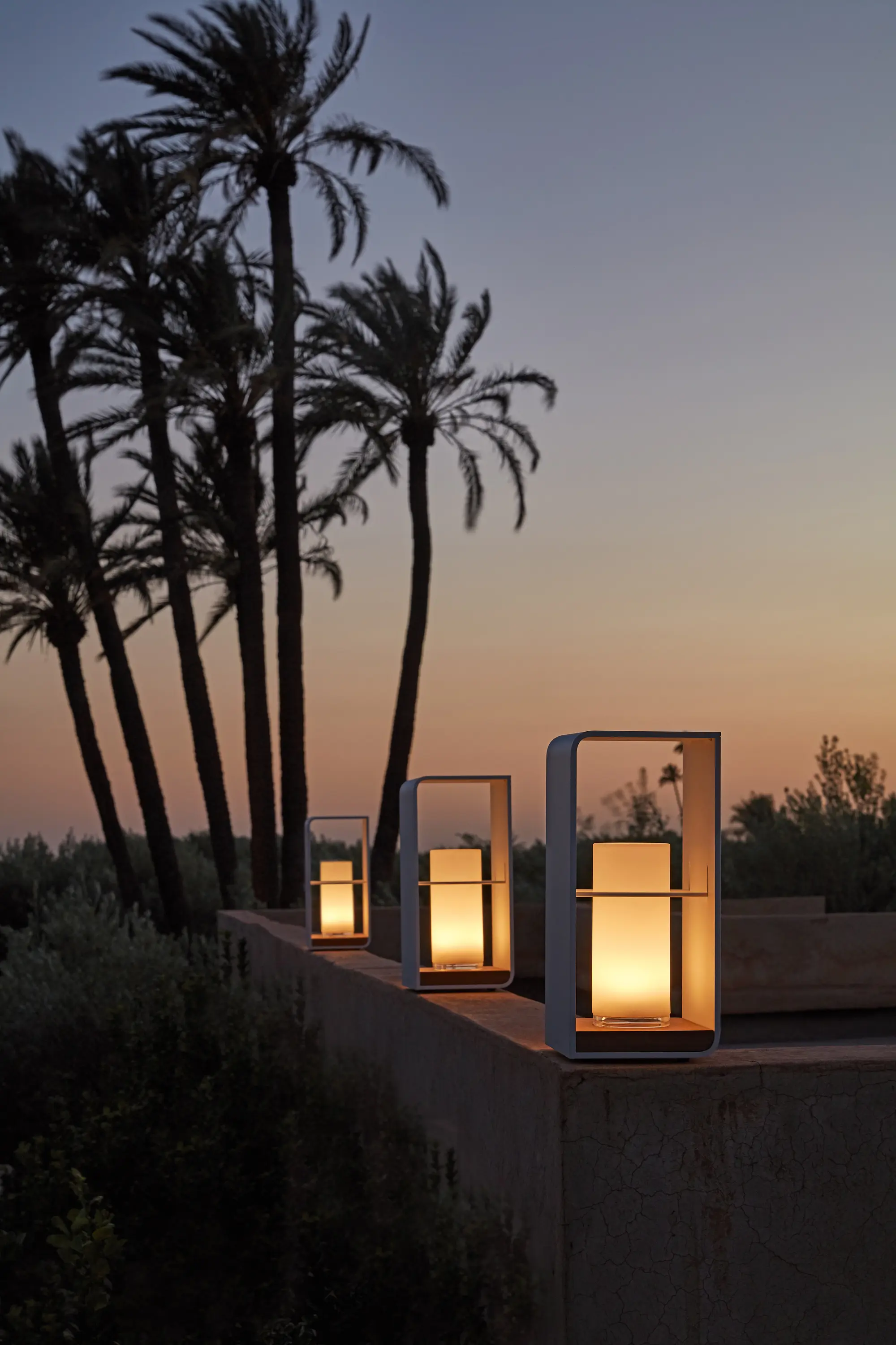 Manutti - Flame Lumo small