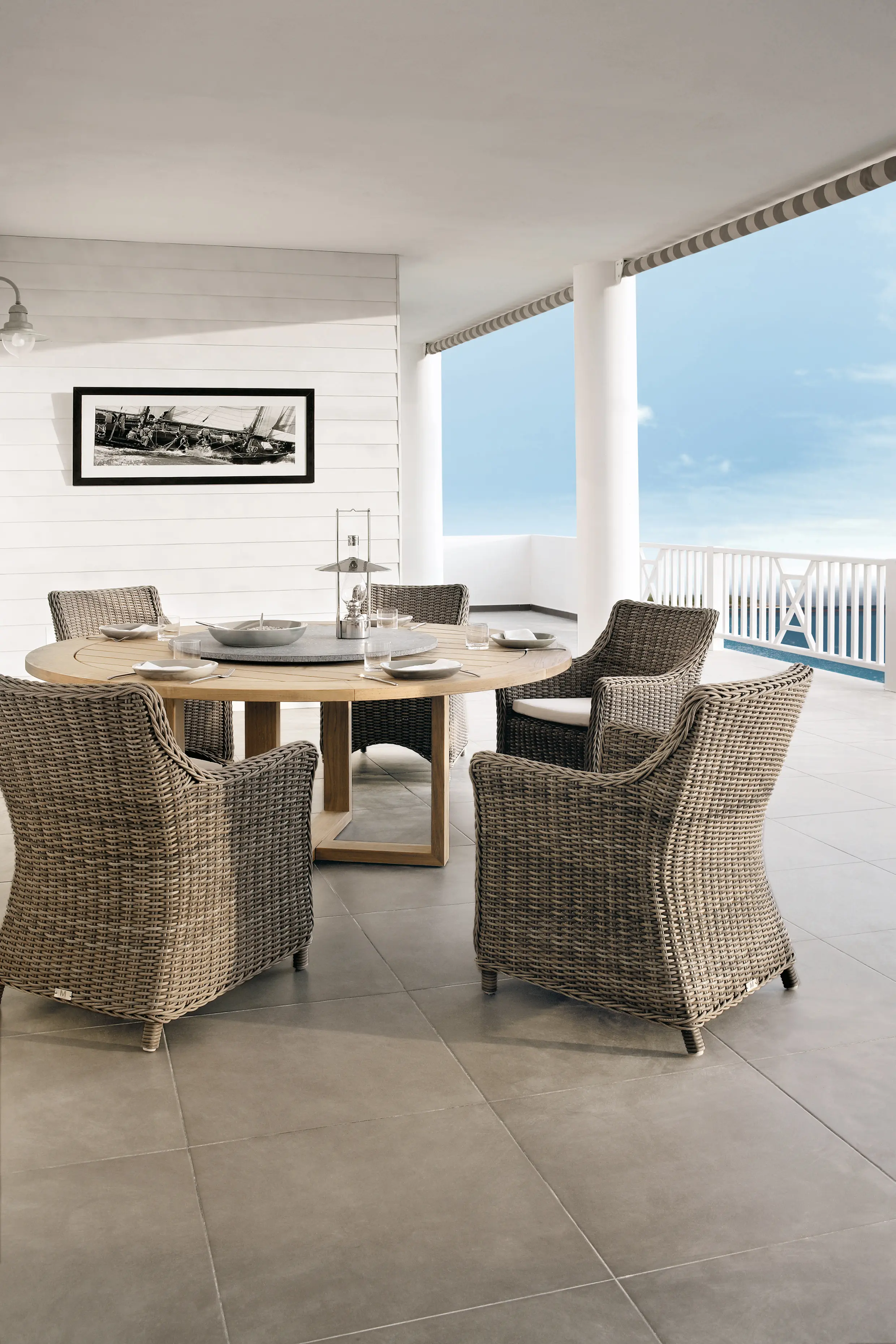 Manutti - San Diego medium footstool / sidetable