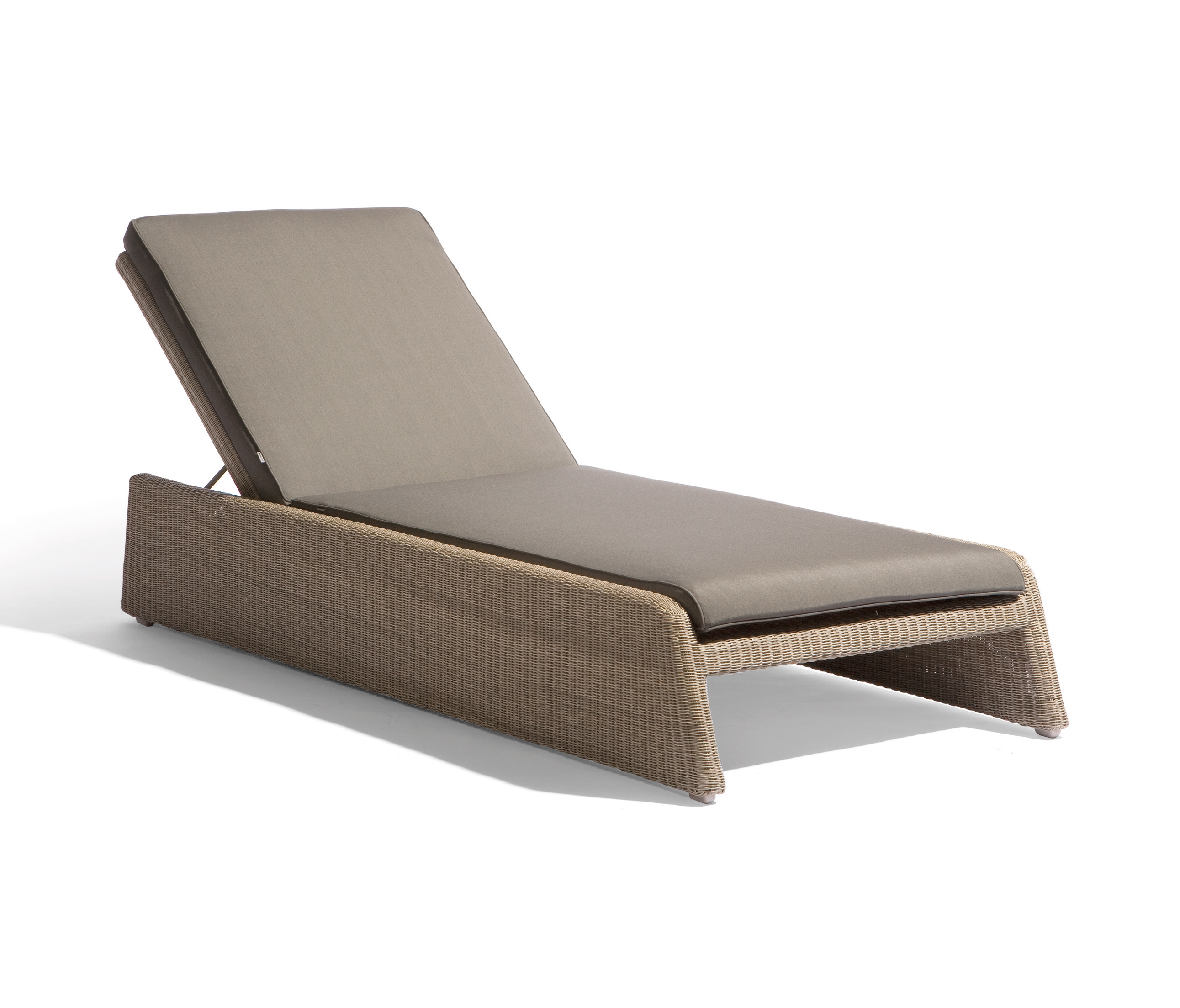 Display product Swing lounger from manufacturer Manutti