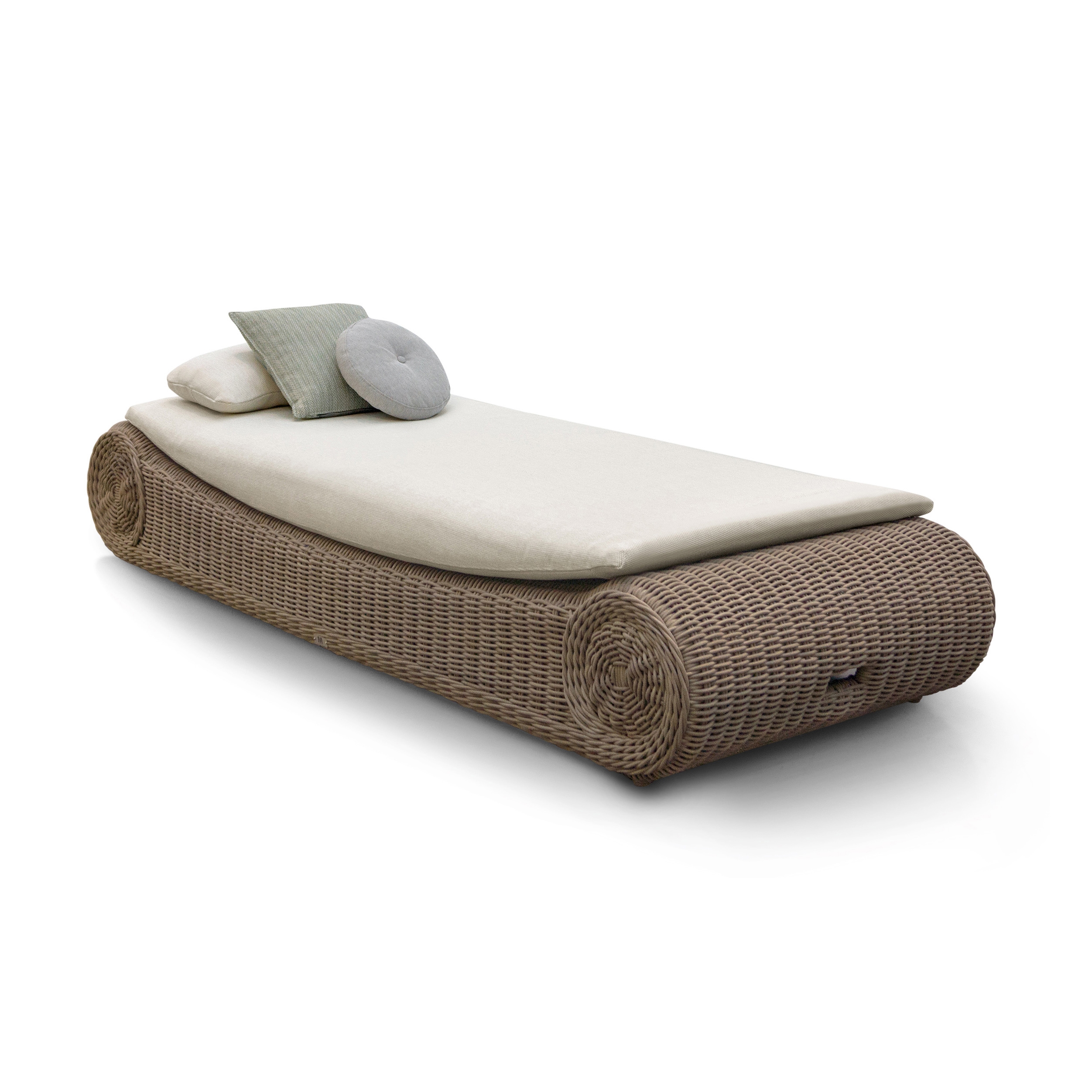 Display product River sunbed small from manufacturer Manutti