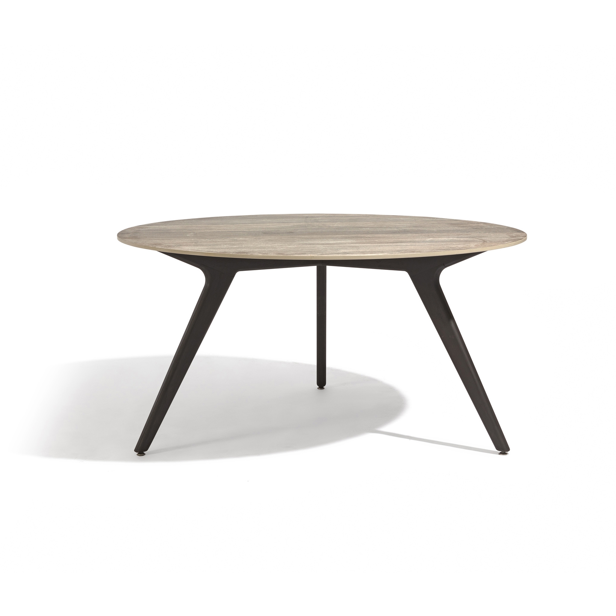 Afficher le produit Torsa dining table ⌀148 du fabricant Manutti