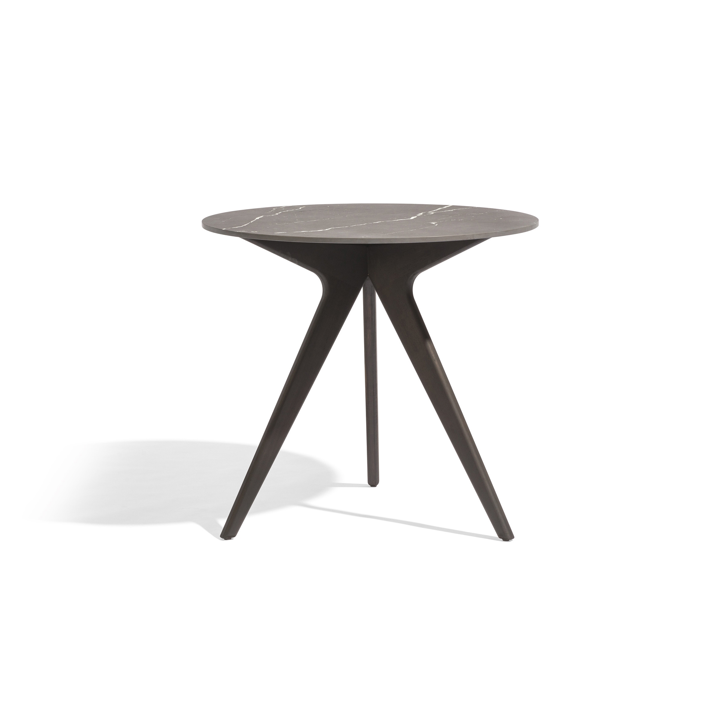 Afficher le produit Torsa dining table ⌀148 du fabricant Manutti