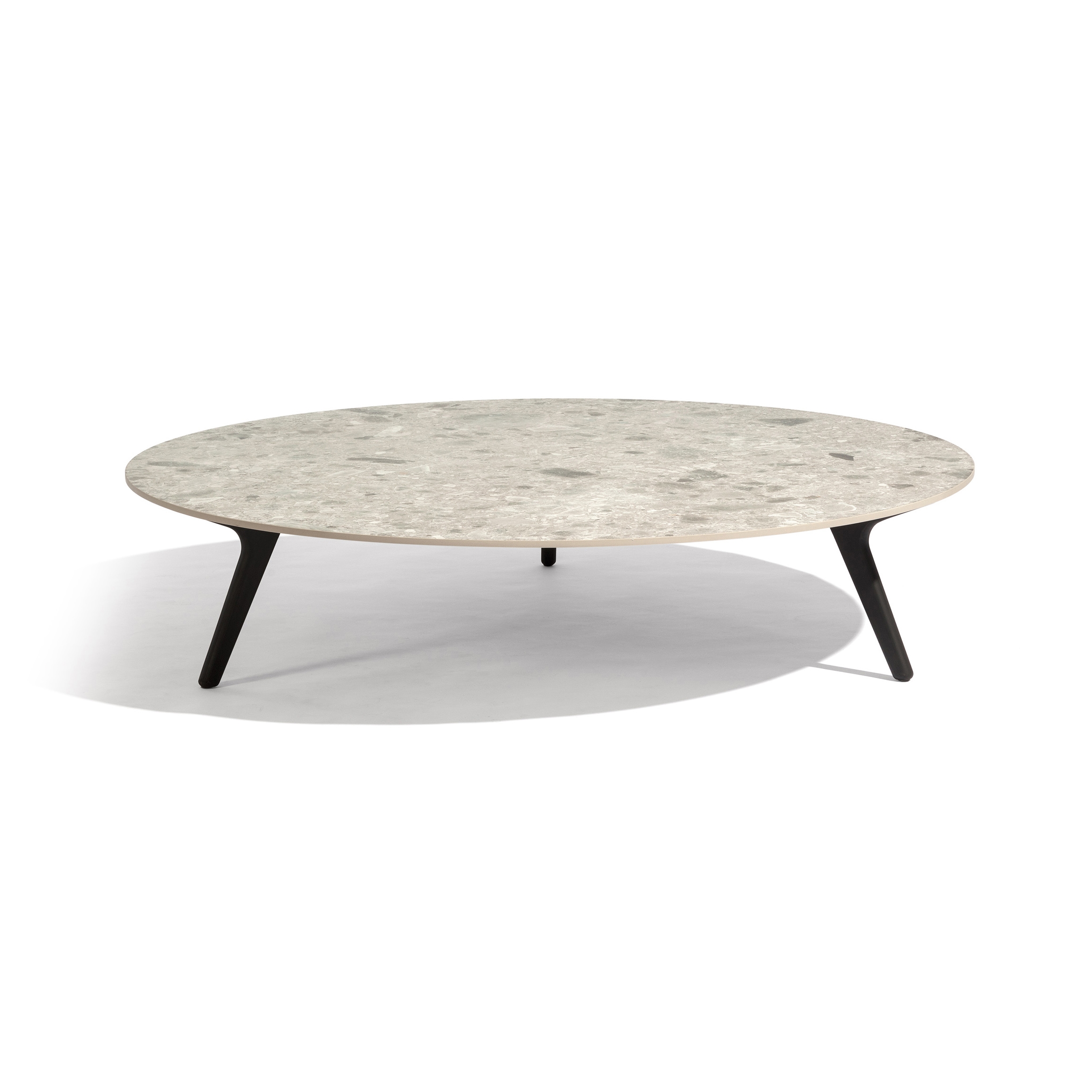 Afficher le produit Torsa coffee table ⌀148 du fabricant Manutti