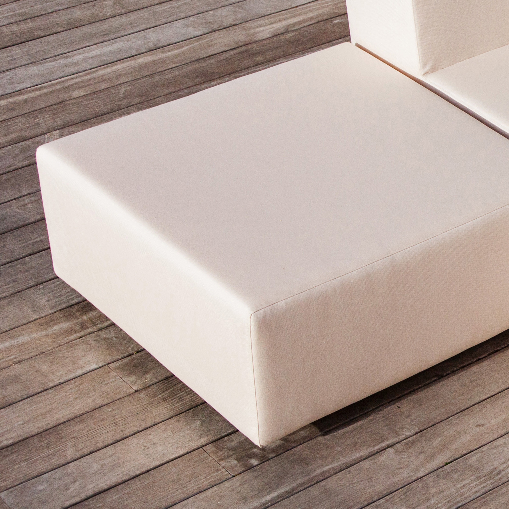 Mostra il prodotto LOOPY Stool del produttore april furniture