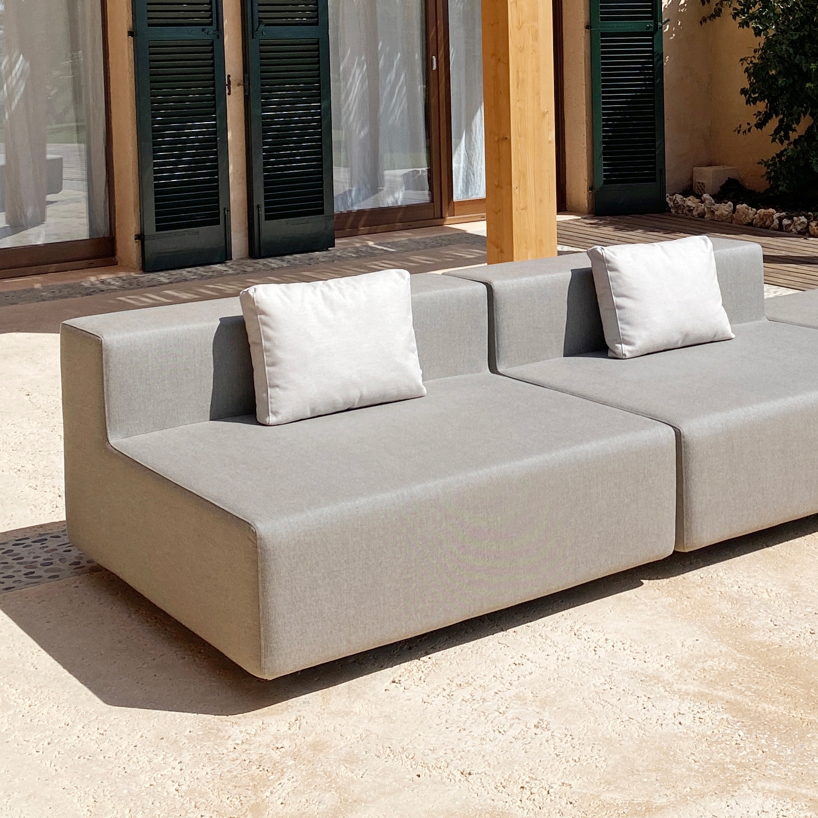 Display product LOOP Seat from manufacturer april furniture