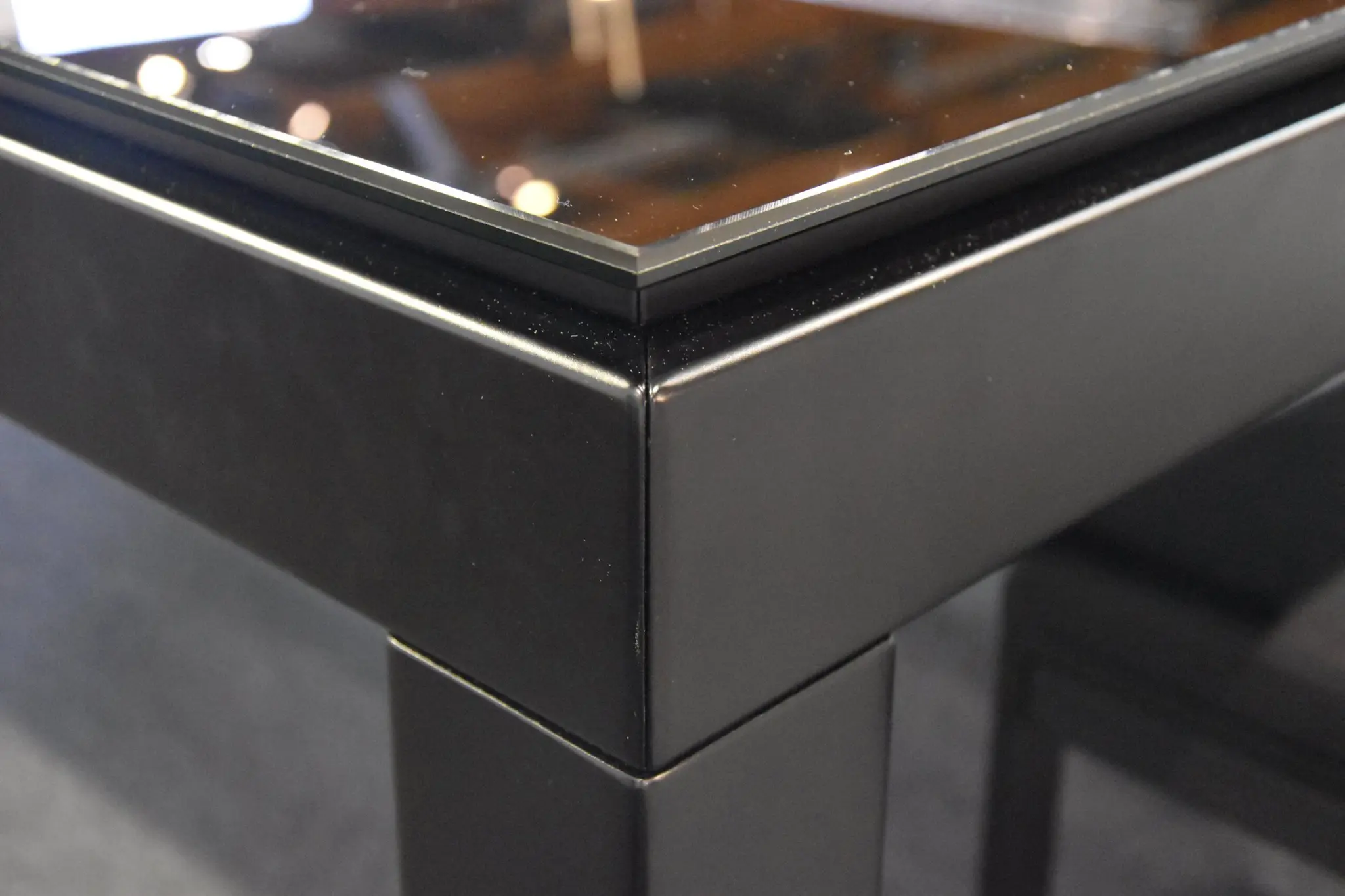 Fusiontables - Fusion table Metal Line Crystal Mirage