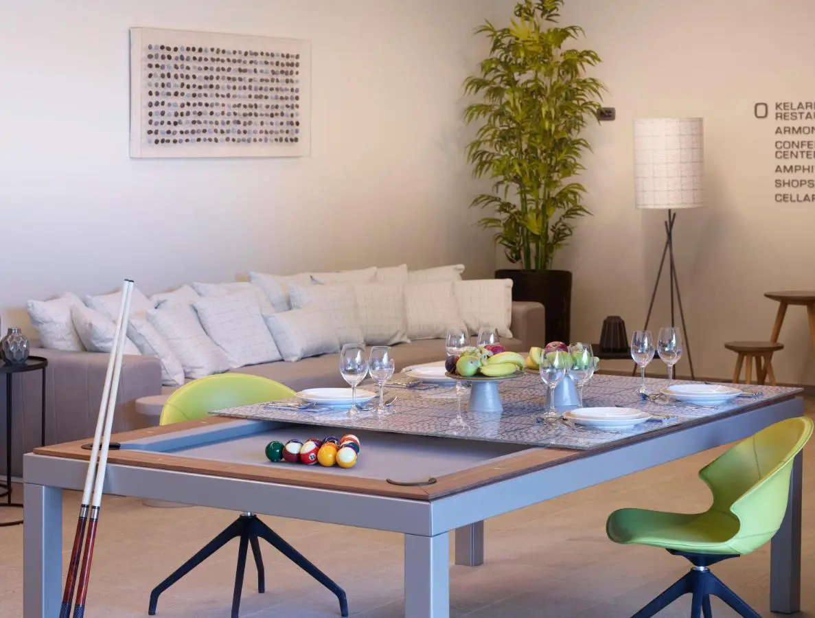 Fusiontables - Fusion table Metal Line Crystal Mirage