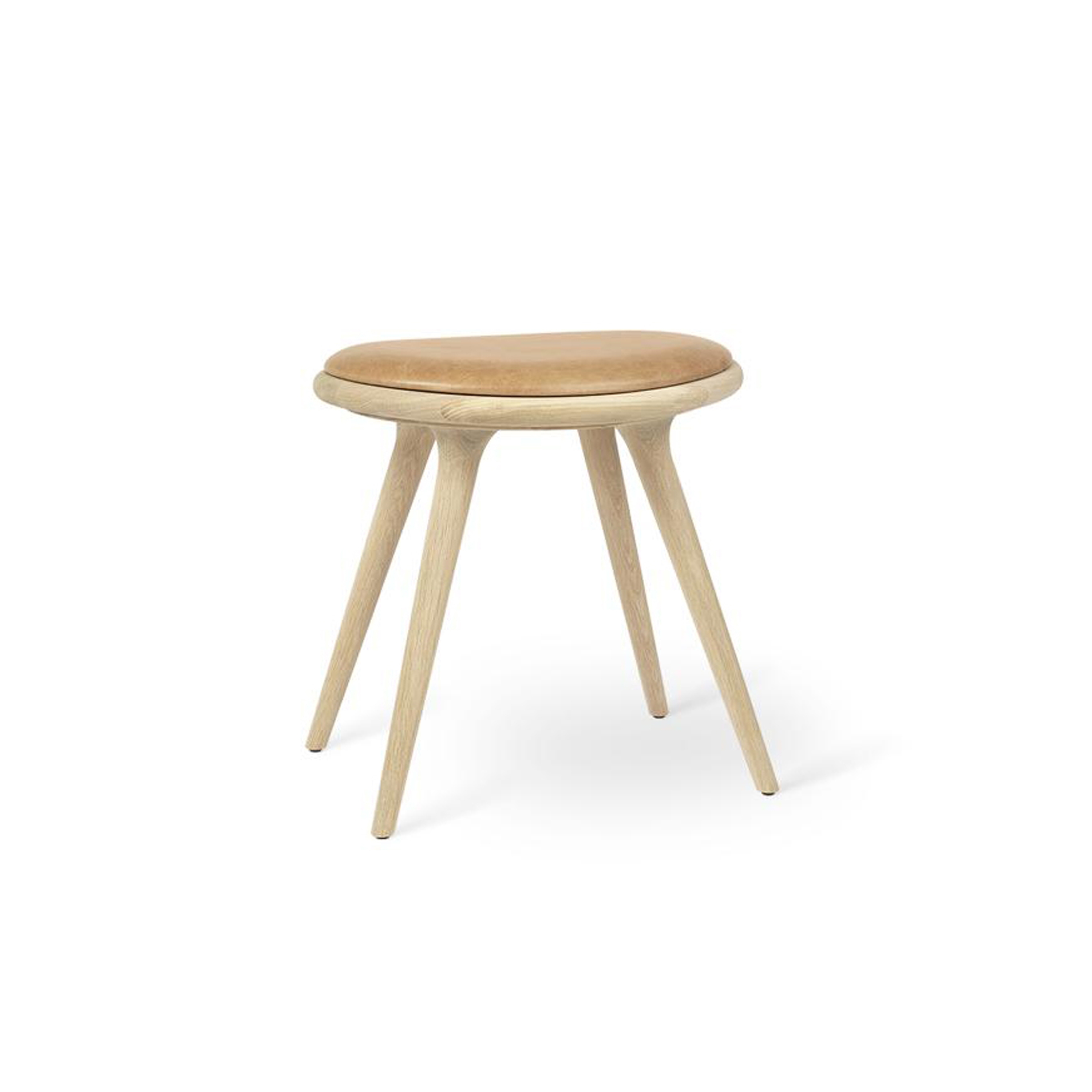 Produkt Low Stool - Natural Soaped Oak des Herstellers Mater anzeigen