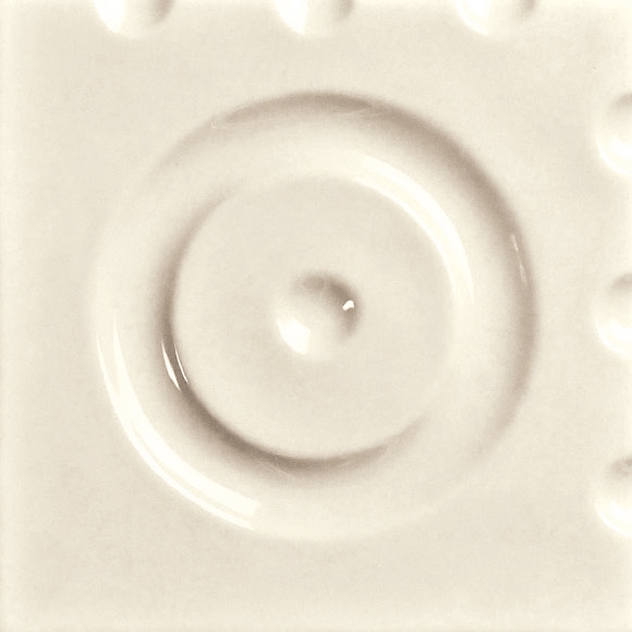 Display product Royal bianco luna rosone lesena from manufacturer Petracer's Ceramics