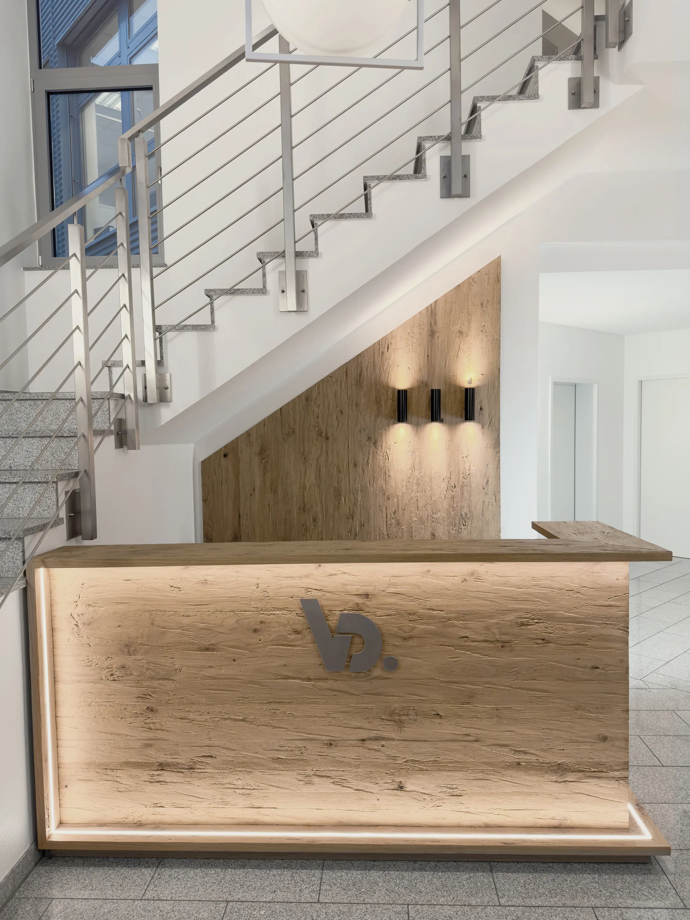 VD Holz in Form - Rustic Wood Knob Oak