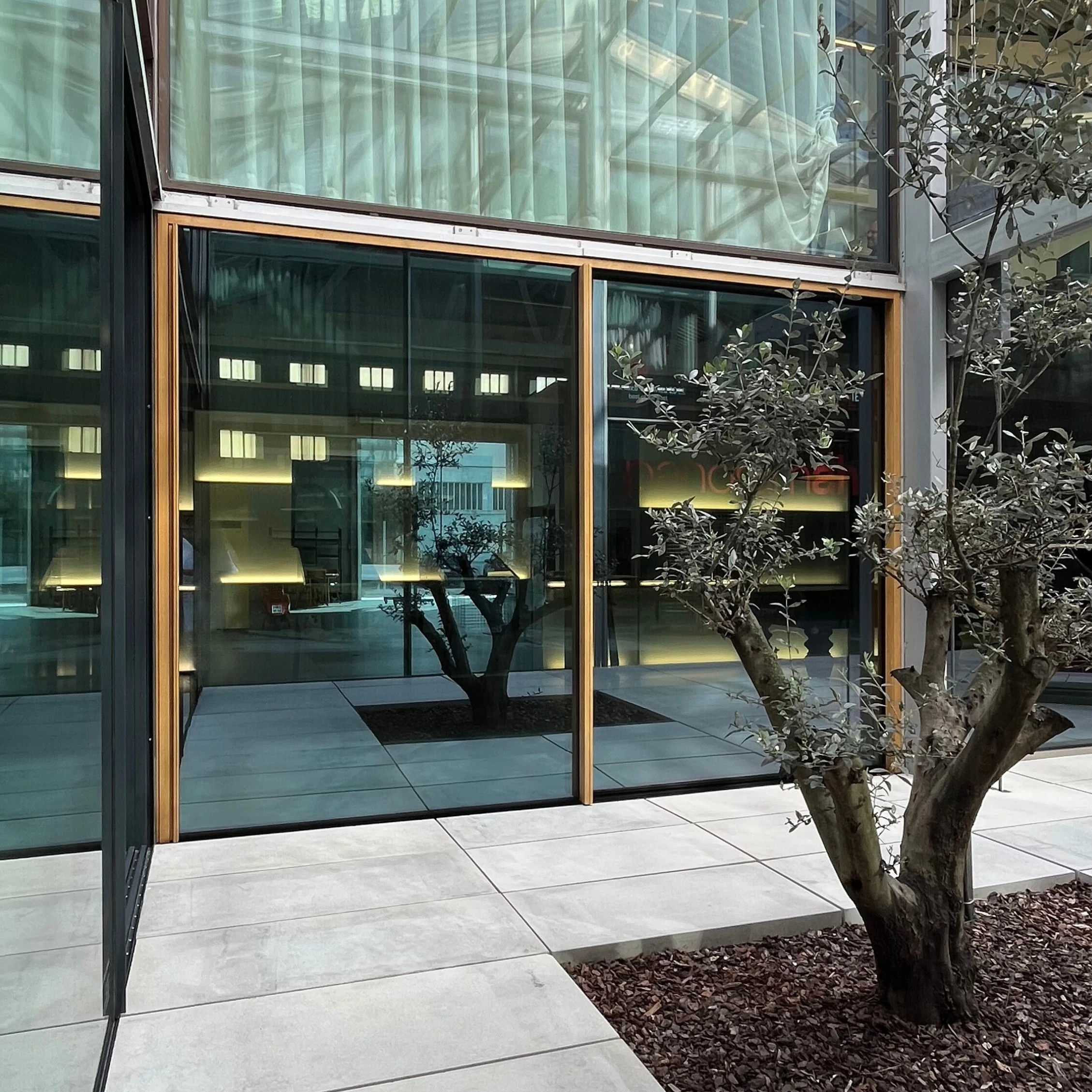 Minimalistisches Fenstersystem ah! Superwood