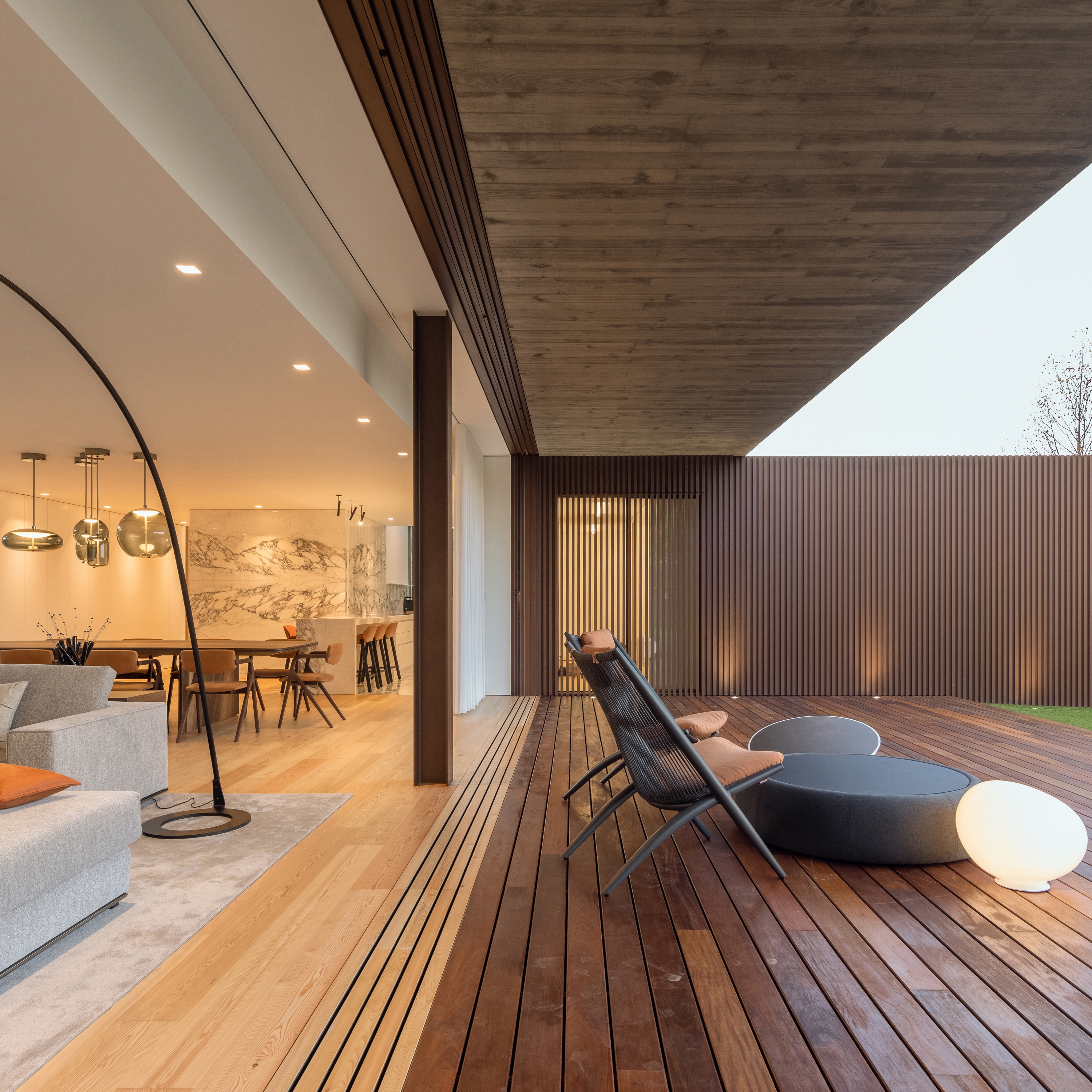 Display product ah! Invisible Frame | ah!60 Minimalist Window from manufacturer panoramah!